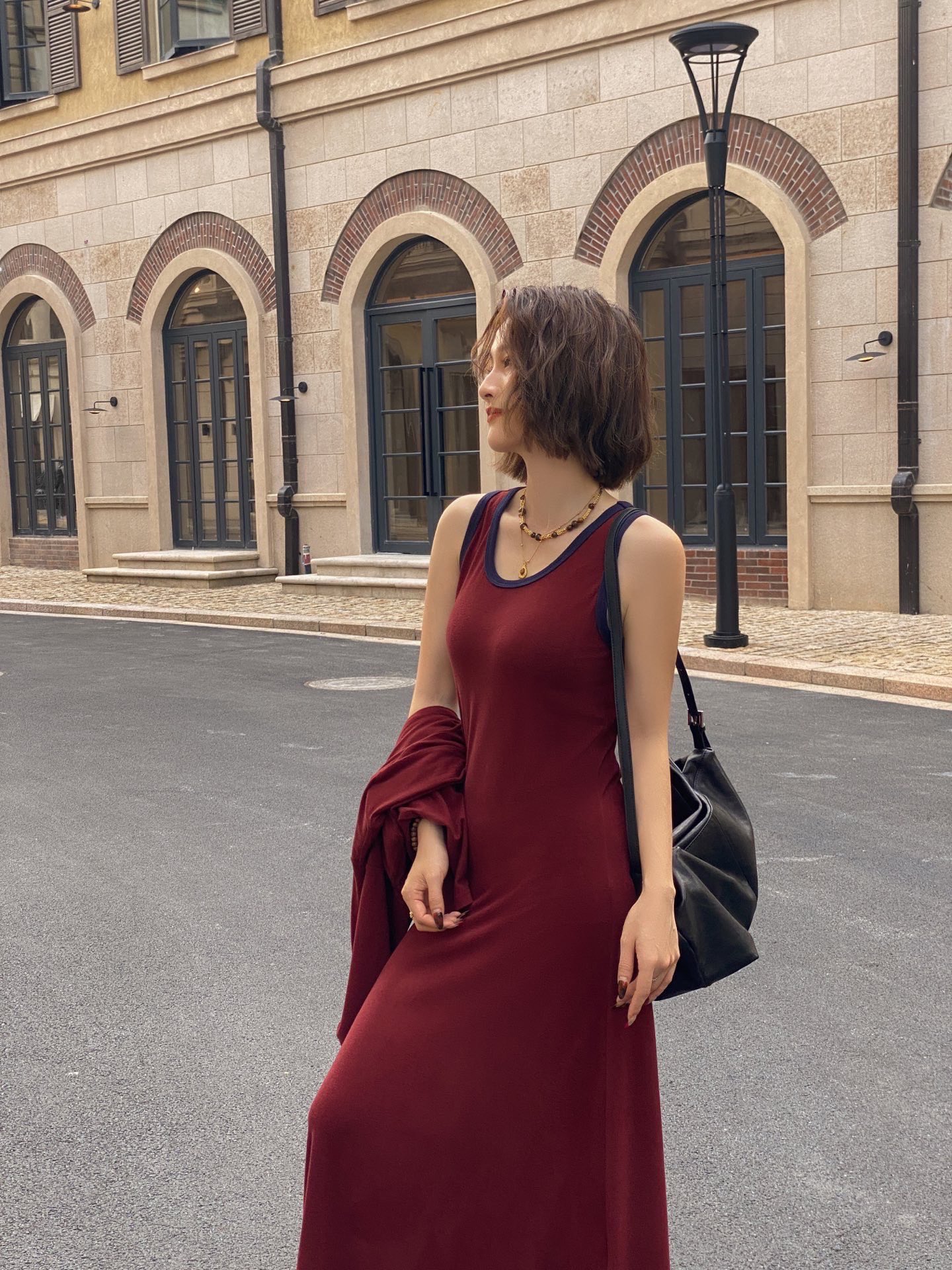 NO:737033,,,19860909,,,Women's clothing