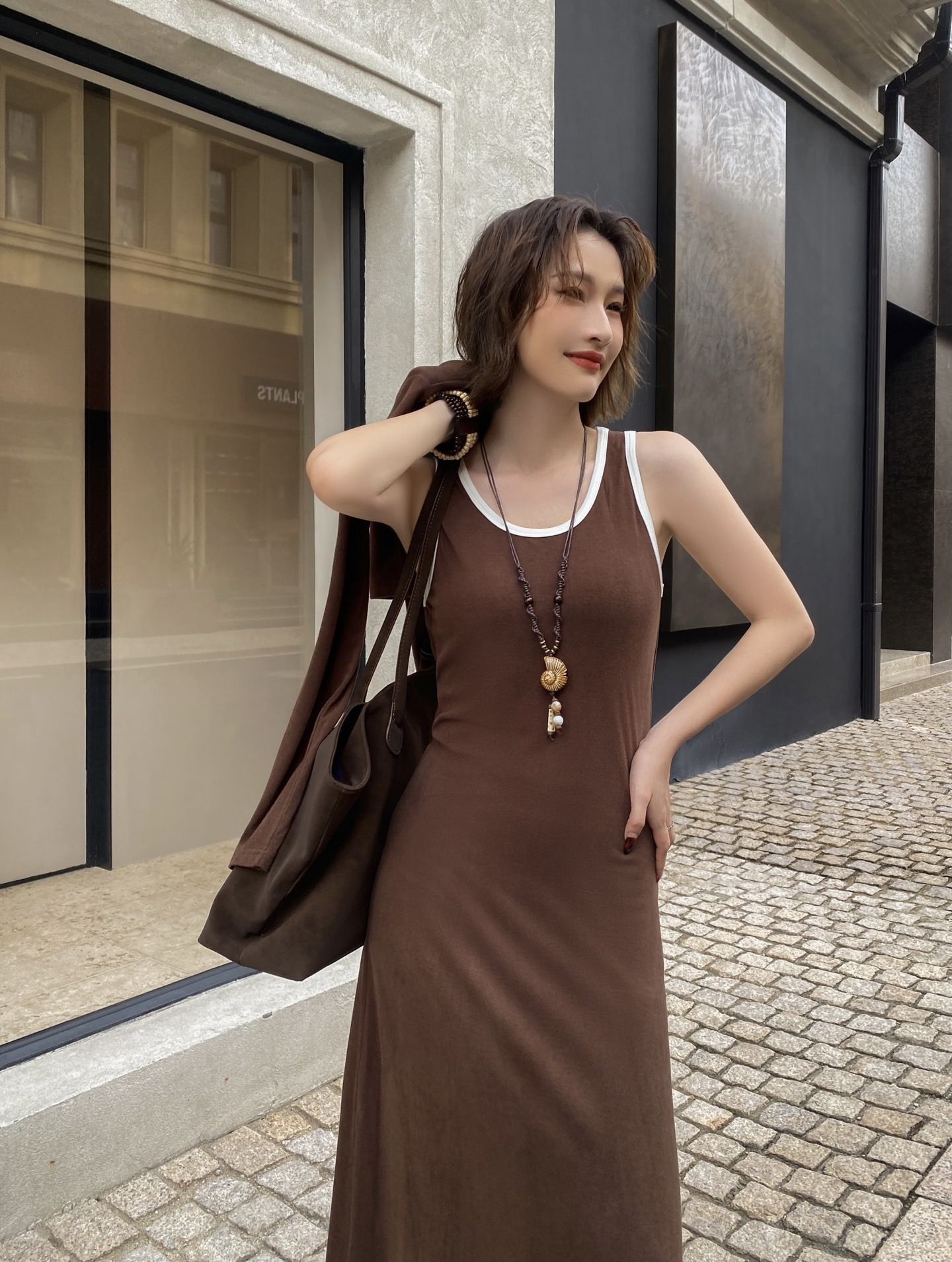 NO:737023,,,19860909,,,Women's clothing