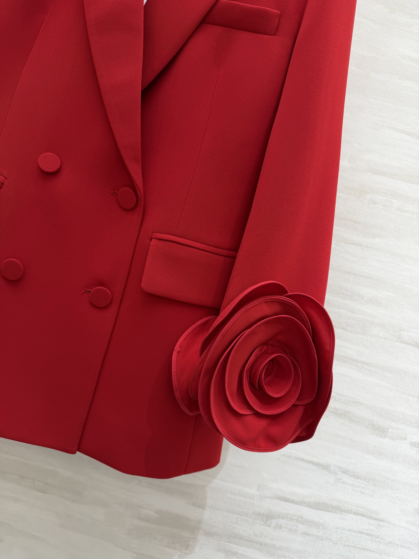 #Valentin♡新款 纯手工立体花朵 羊毛西装外套 重工手工立体玫瑰花袖 设计又甜又酷 重工艺定制黑