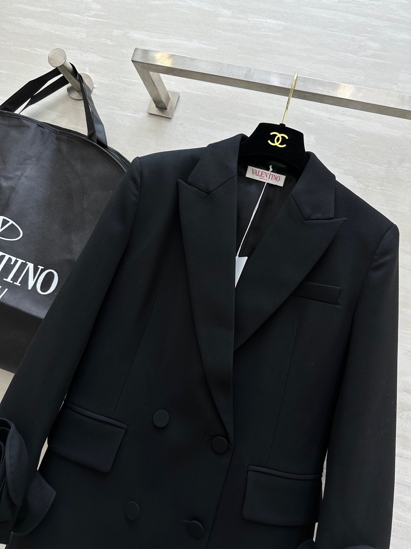 #Valentin♡新款 纯手工立体花朵 羊毛西装外套 重工手工立体玫瑰花袖 设计又甜又酷 重工艺定制黑