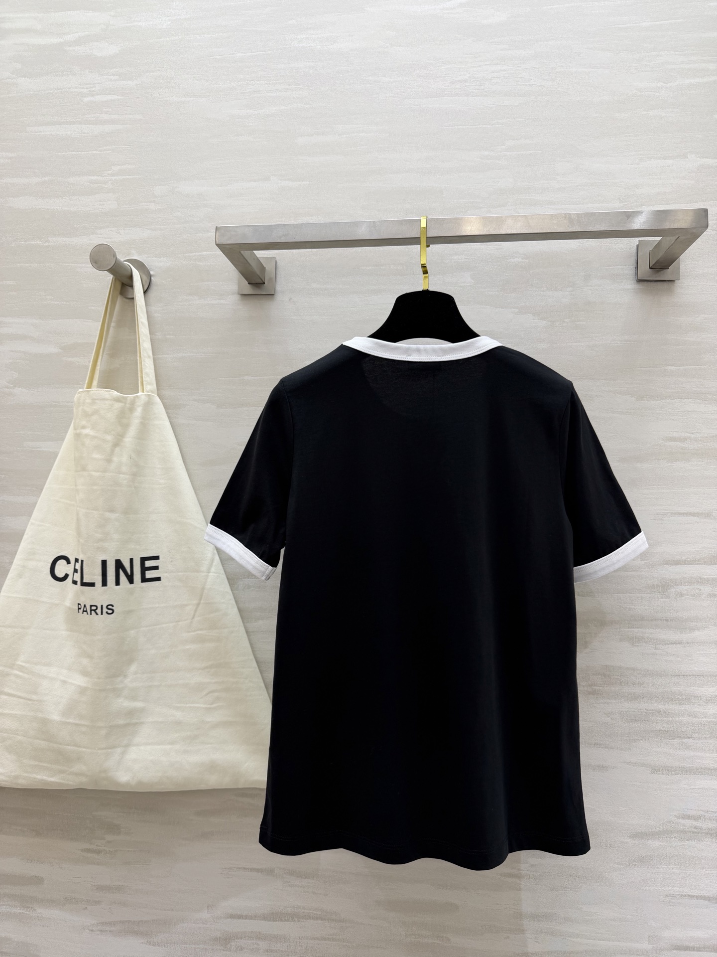 #Celin²⁶春夏新款 复古撞色T恤｜永不过时的法式经典 撞色包边勾勒利落线条 凯旋门印花低调又高级 