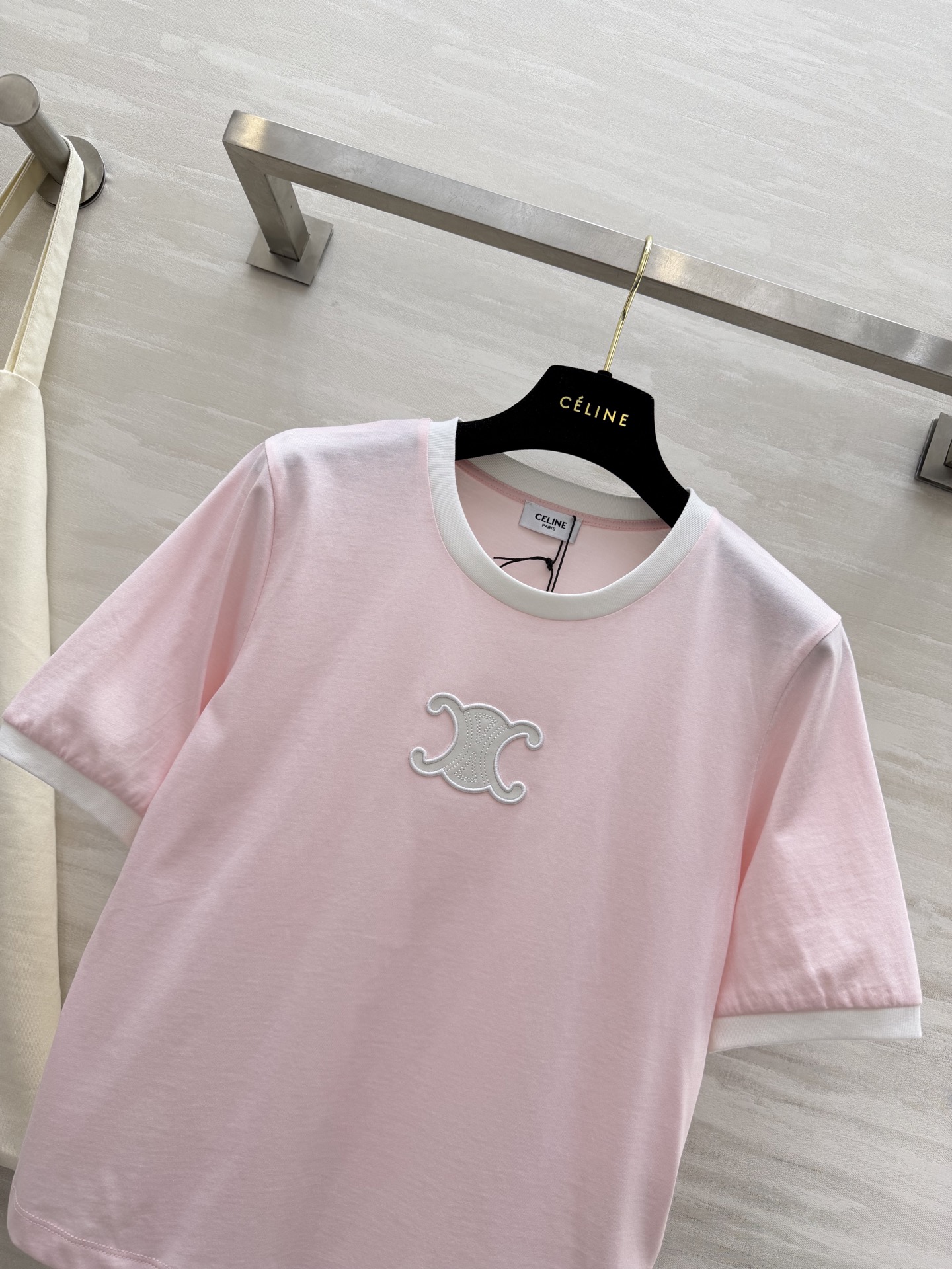 #Celin♡²⁶春夏限定撞色T恤｜把春天穿在身上樱花粉温柔治愈 baby蓝清爽减龄 双色可选适配不同风