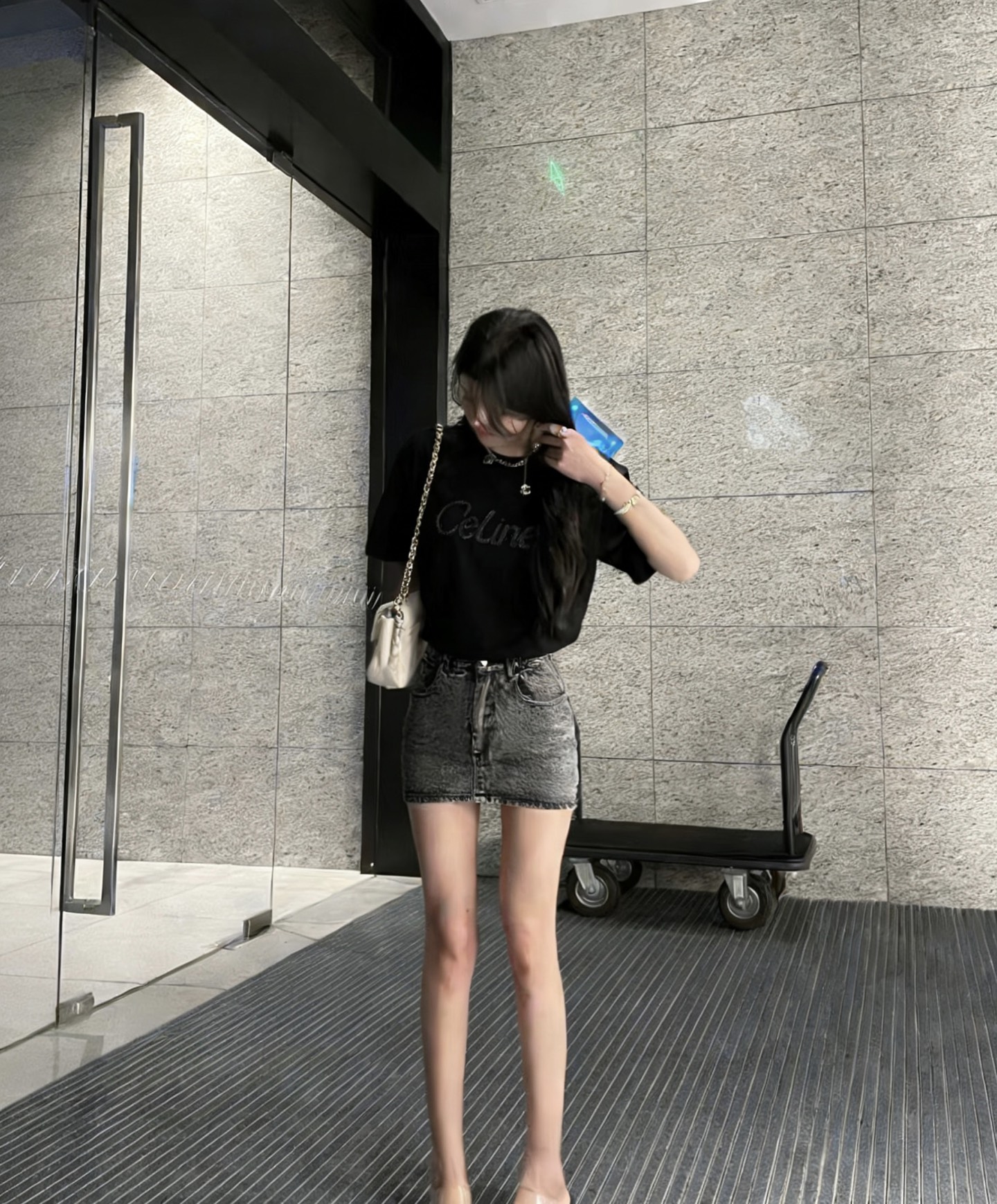 #Celin♡²⁶ss钉珠T恤｜把精致穿在身上 奶白温柔治愈 纯黑酷飒高级 双色可选适配不同风格！立体钉