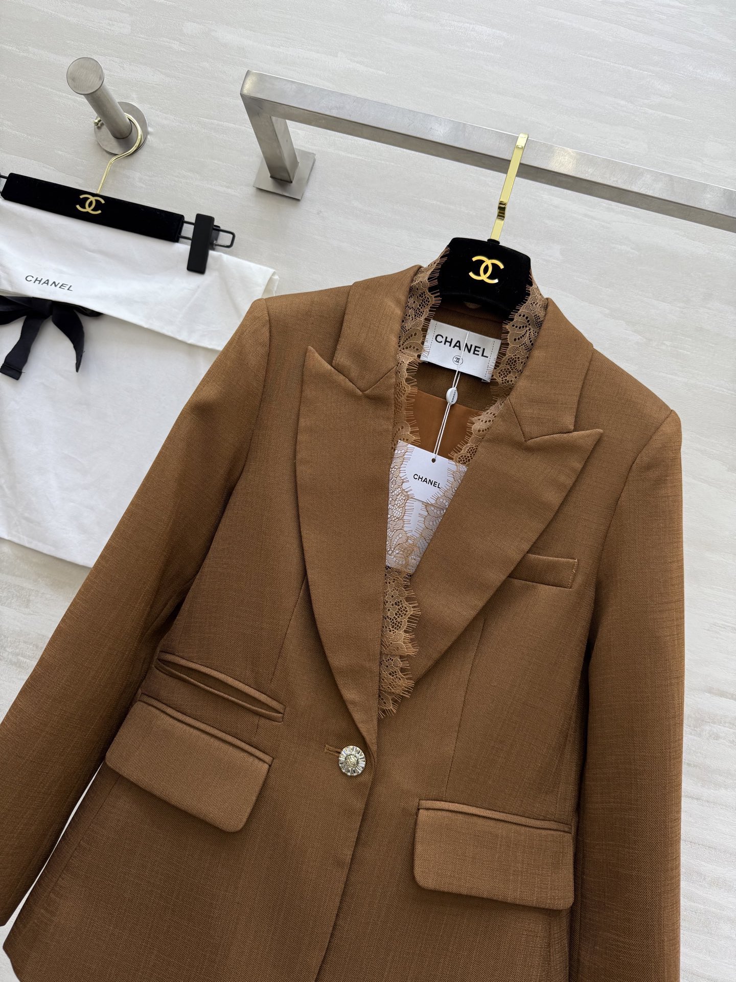 #Chane♡²⁶蕾丝拼接西装外套 定制醋酸亚麻面料 高品质定制 现货首发size：S/M/L/XL（s