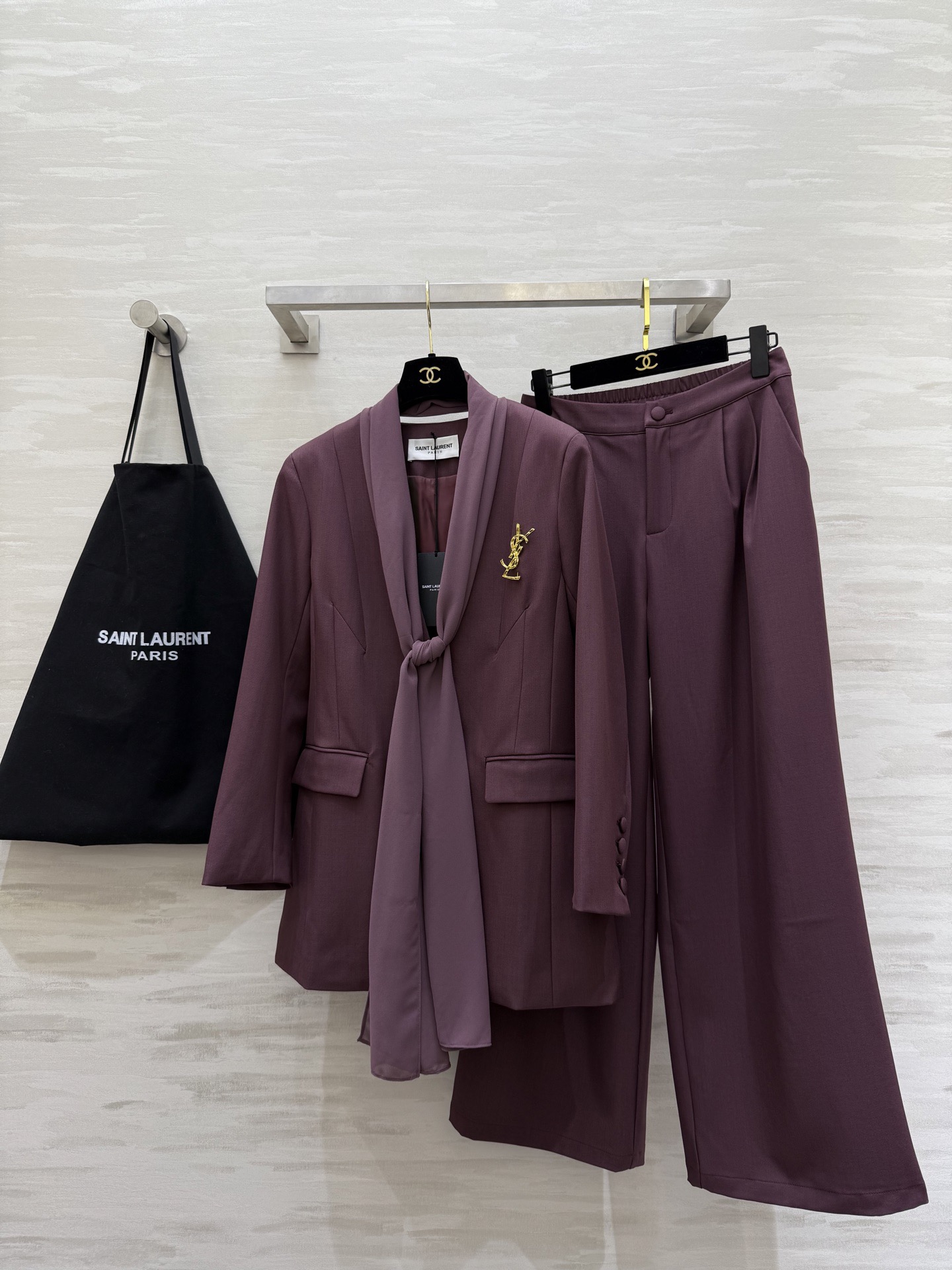 NO:737271,#ysl new suit, high quality customization, available now, size S/M/L/XL (S size shoulder width 40, bust 98, length 75, pants elastic waist 64, pants length 99),, saint laurent, business suit,19860909#ysl新款西装套装 高品质定制 现货首发sizeS/M/L/XL（s码肩宽40,胸围98,衣长75,裤子弹力腰围64,裤长99）,,saint laurent,business suit,,Women's clothing