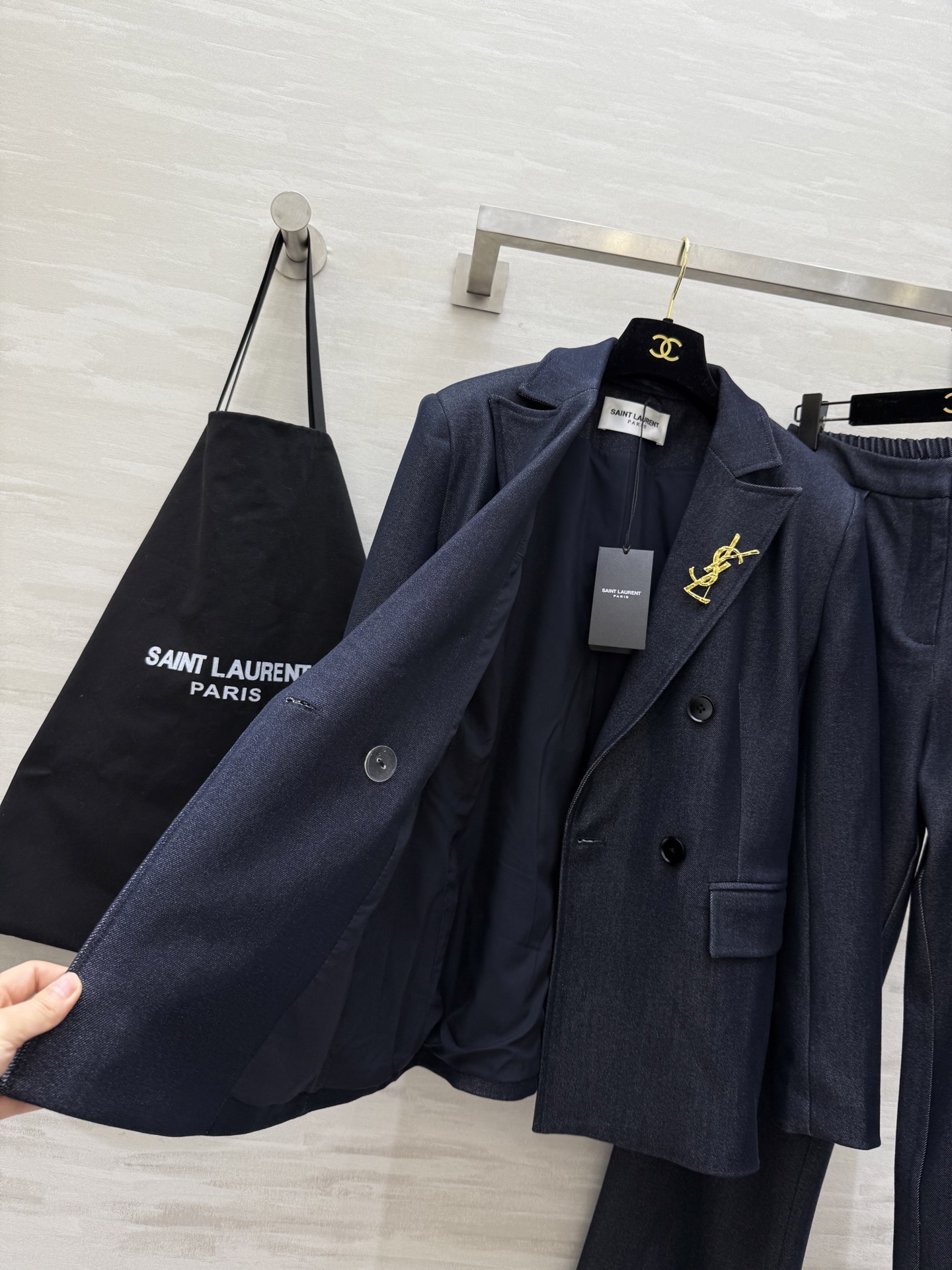 #ysl²⁶新款痞帅西装套装 酷飒又不失优雅 高品质定制 现货首发size：S/M/L/XL（s码肩宽：