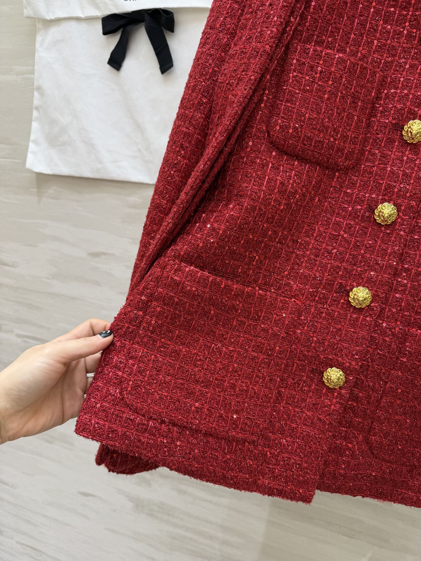 #Chane♡²⁶新款 红色编织粗花呢外套 金色纽扣+腰带设计 优雅又精致 纹理感粗花呢材质 本布腰带轻