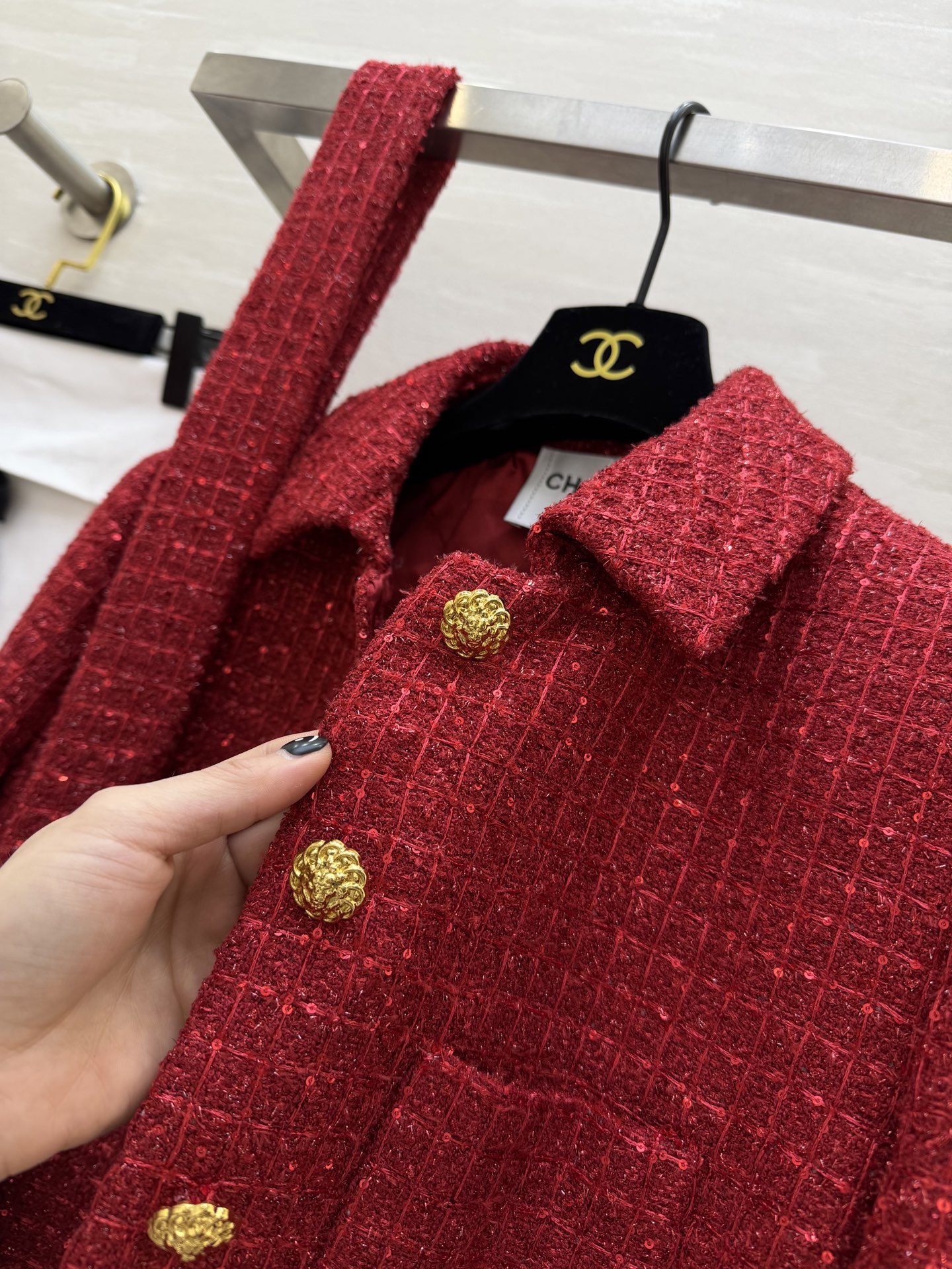 #Chane♡²⁶新款 红色编织粗花呢外套 金色纽扣+腰带设计 优雅又精致 纹理感粗花呢材质 本布腰带轻