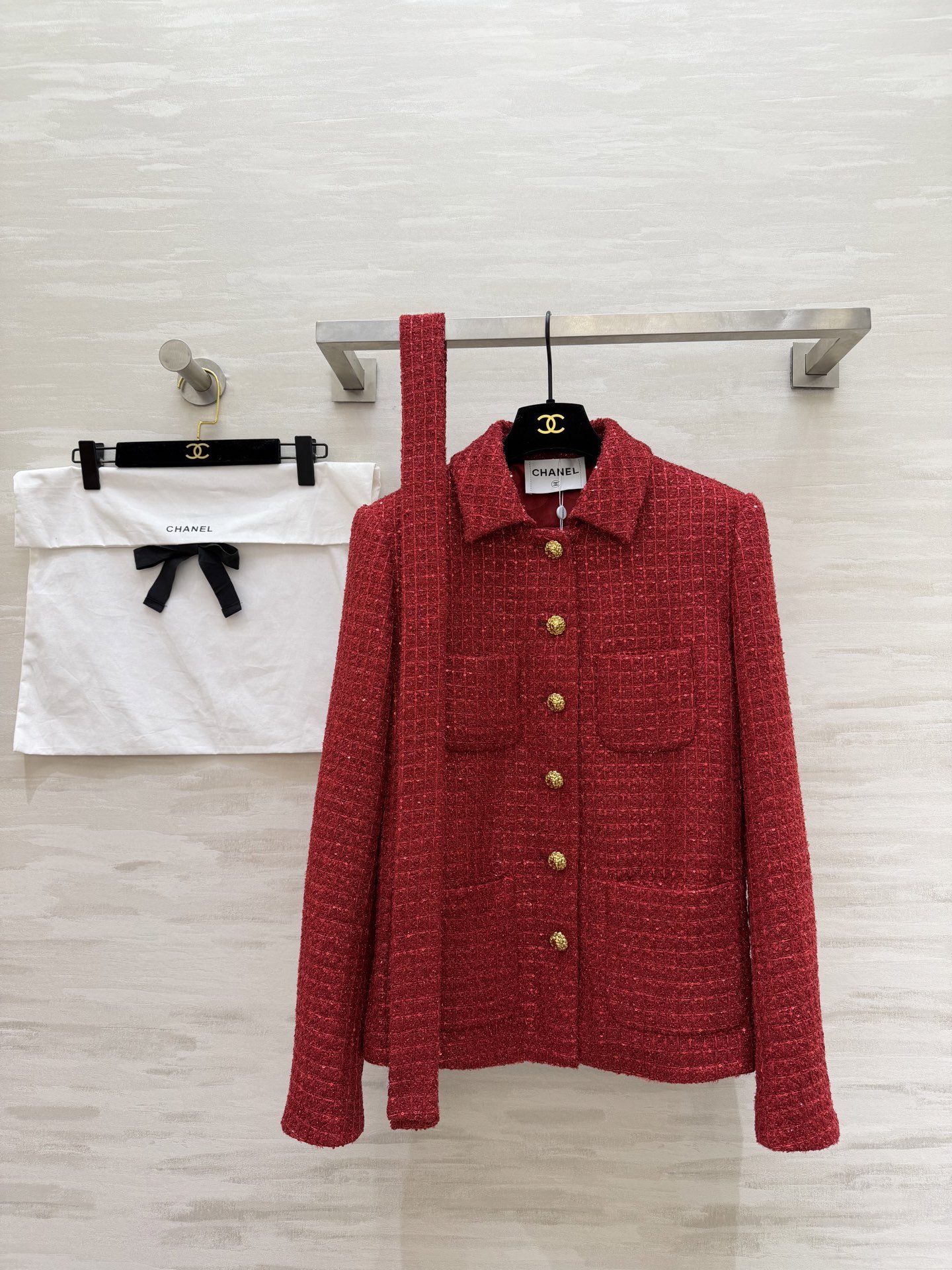 #Chane♡²⁶新款 红色编织粗花呢外套 金色纽扣+腰带设计 优雅又精致 纹理感粗花呢材质 本布腰带轻
