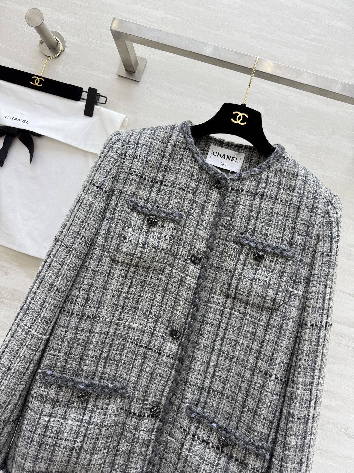 #Chane♡²⁶新款 人间富贵花🌷粗花呢外套 高品质定制 现货首发size：S/M/L（s码肩宽：40