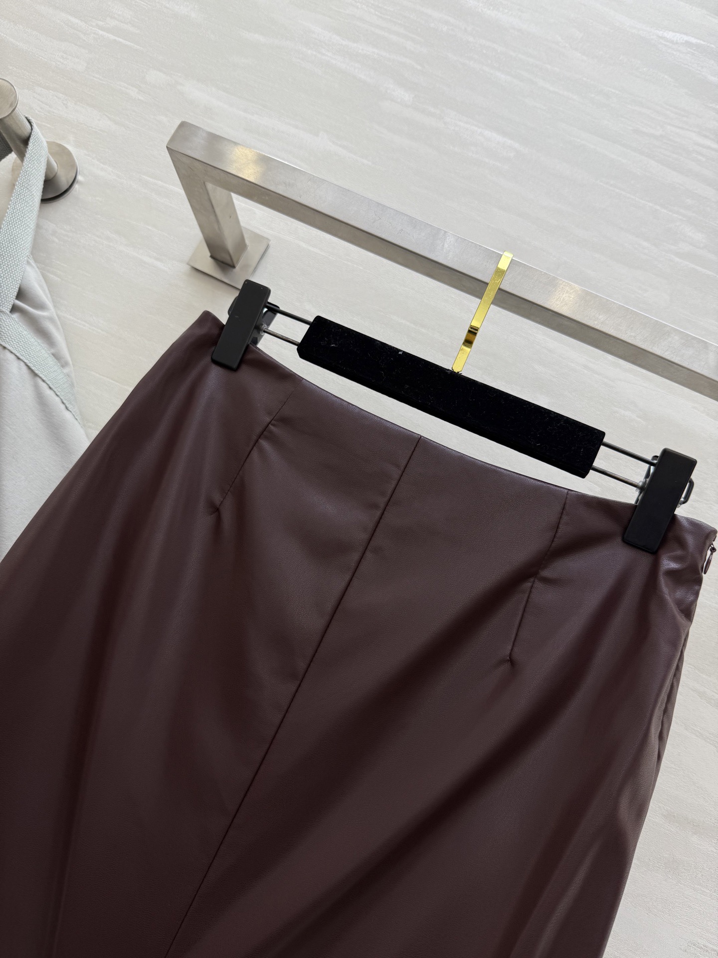 #Brunello Cucinell♡²⁶新款 环保蛋白皮半裙 咖色温柔复古 黑色酷飒百搭 版型巨正 直