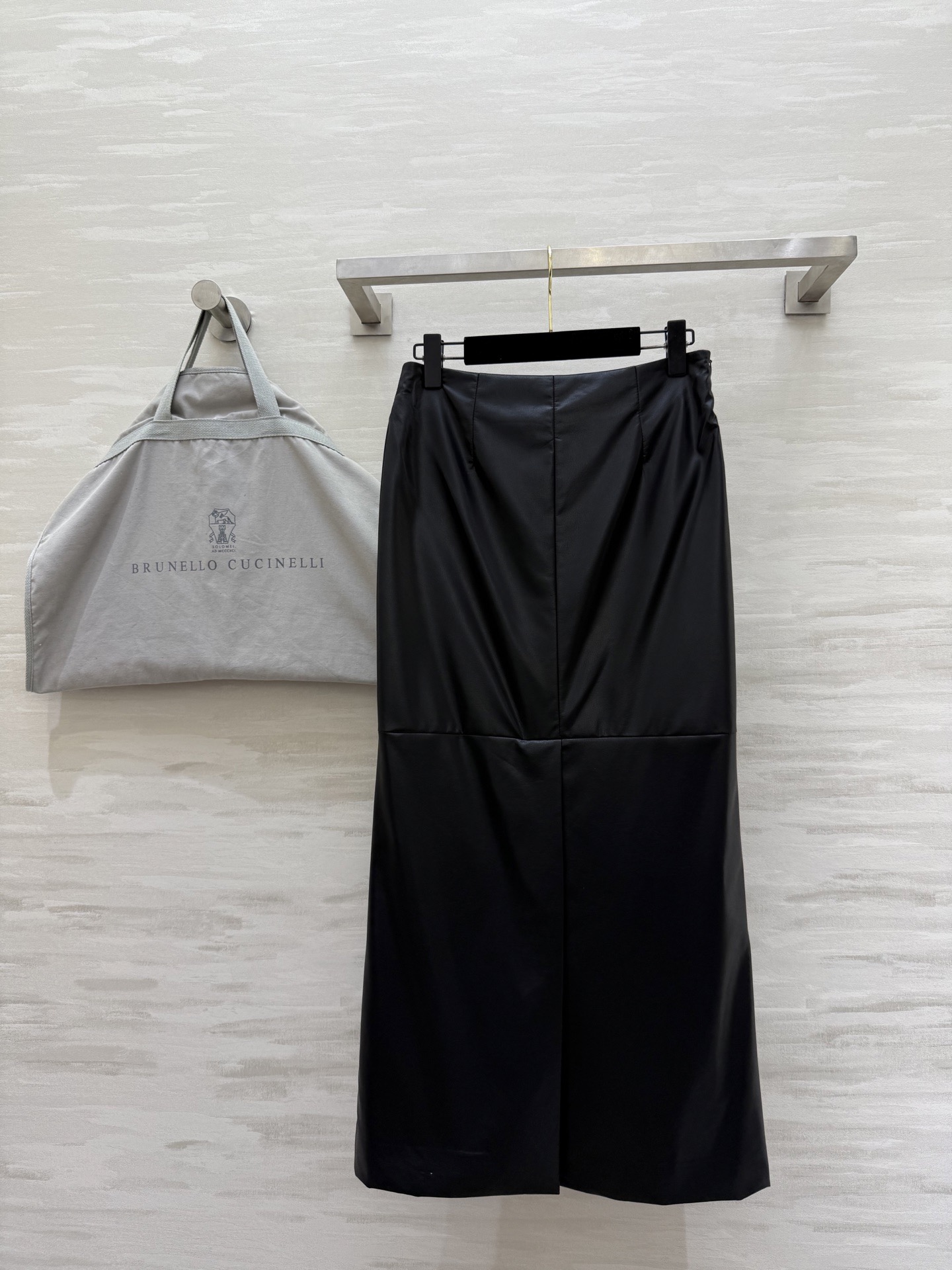 #Brunello Cucinell♡²⁶新款 环保蛋白皮半裙 咖色温柔复古 黑色酷飒百搭 版型巨正 直
