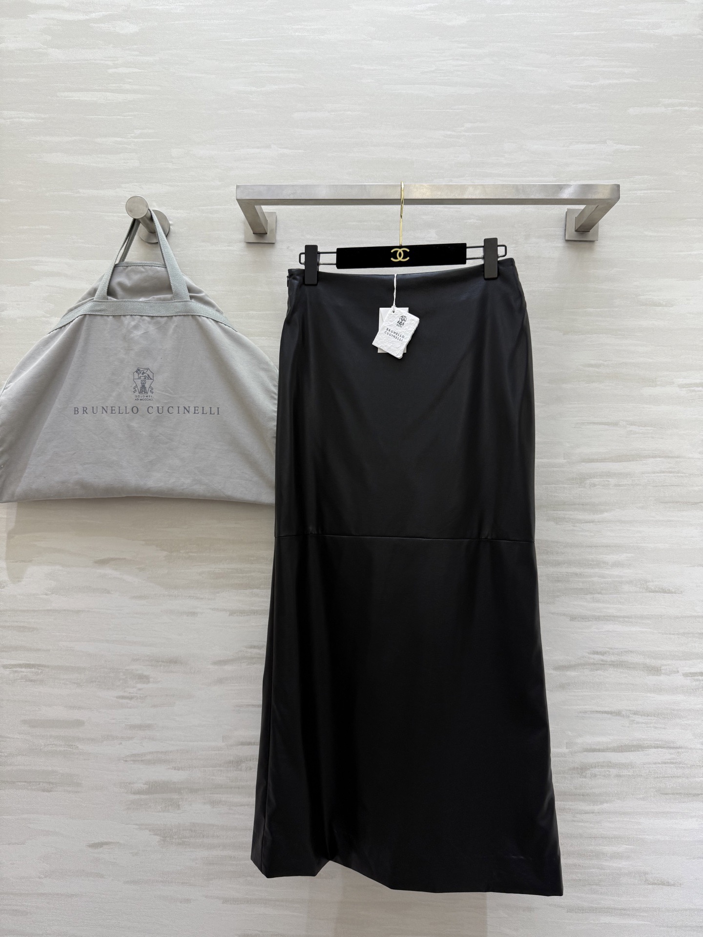 #Brunello Cucinell♡²⁶新款 环保蛋白皮半裙 咖色温柔复古 黑色酷飒百搭 版型巨正 直