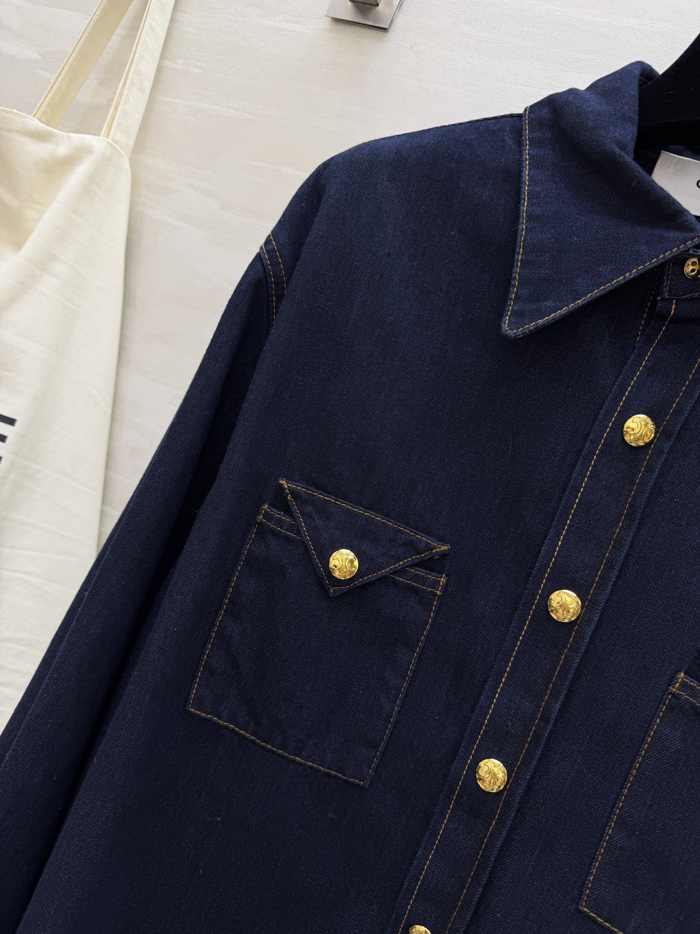 #Celin♡²⁶新款 丹宁牛仔衬衣 高品质定制 现货首发size：S/M/L（s码肩宽：47，胸围：1