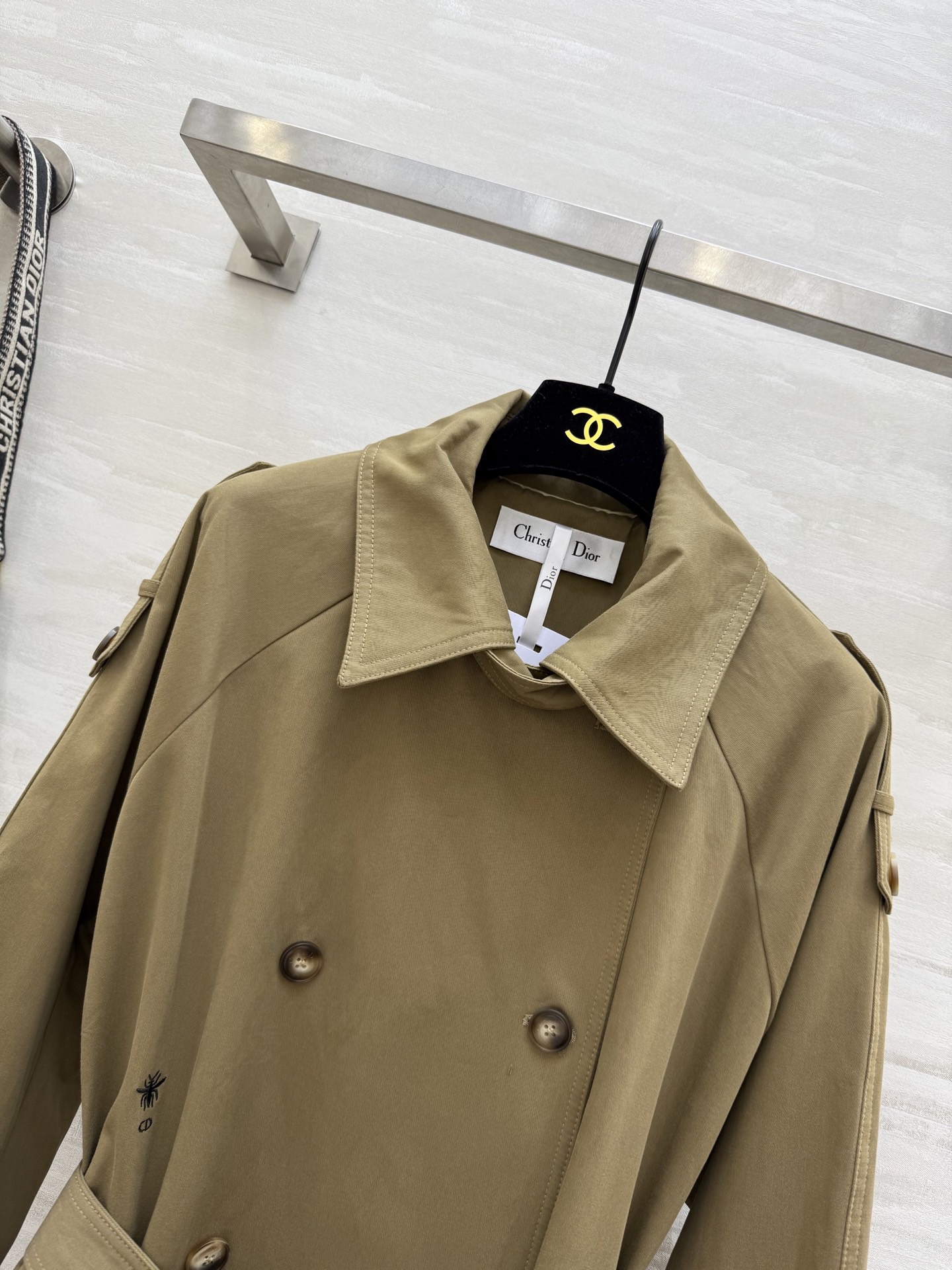 #DIO♡新款 双排扣风衣外套 英伦风设计 翻领+腰带剪裁利落 面料挺括防风 高品质定制 现货首发siz