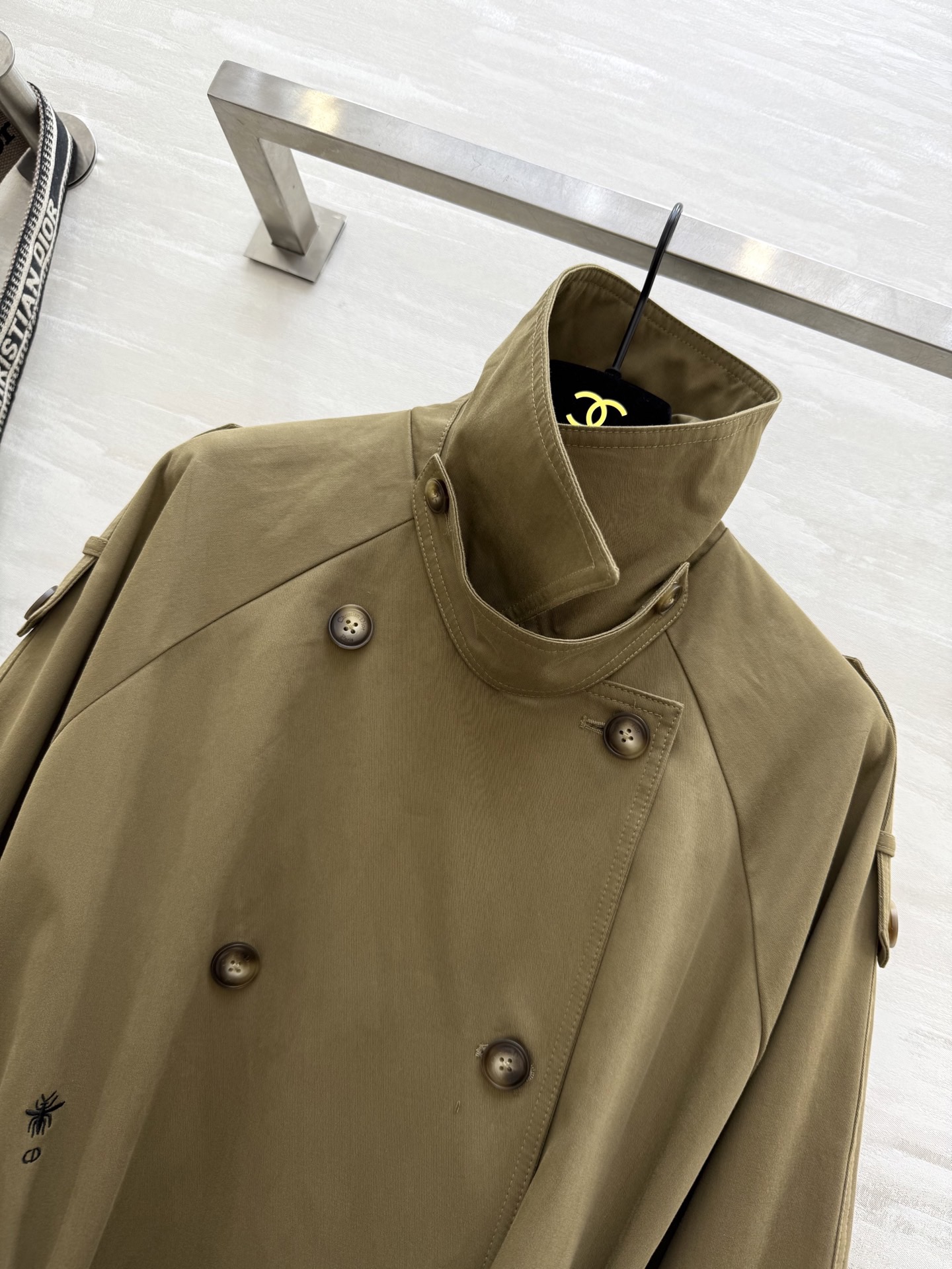 #DIO♡新款 双排扣风衣外套 英伦风设计 翻领+腰带剪裁利落 面料挺括防风 高品质定制 现货首发siz