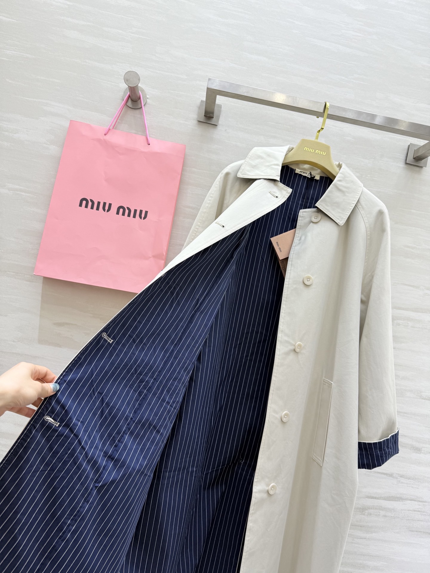 #Miumi♡新款 极简主义风衣外套 高品质定制 现货首发size：S/M/L（s码胸围：116，衣长：