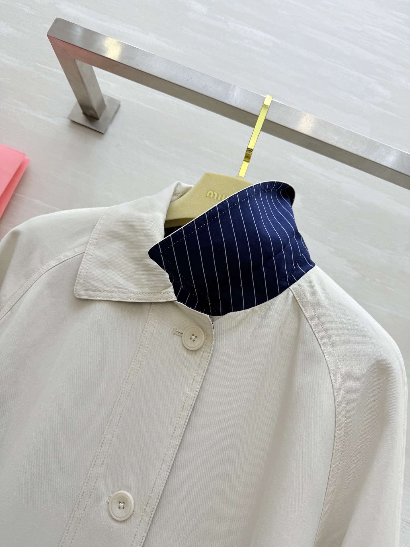 #Miumi♡新款 极简主义风衣外套 高品质定制 现货首发size：S/M/L（s码胸围：116，衣长：