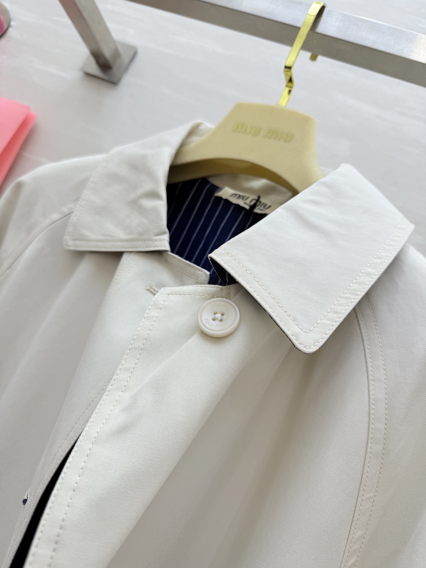 #Miumi♡新款 极简主义风衣外套 高品质定制 现货首发size：S/M/L（s码胸围：116，衣长：