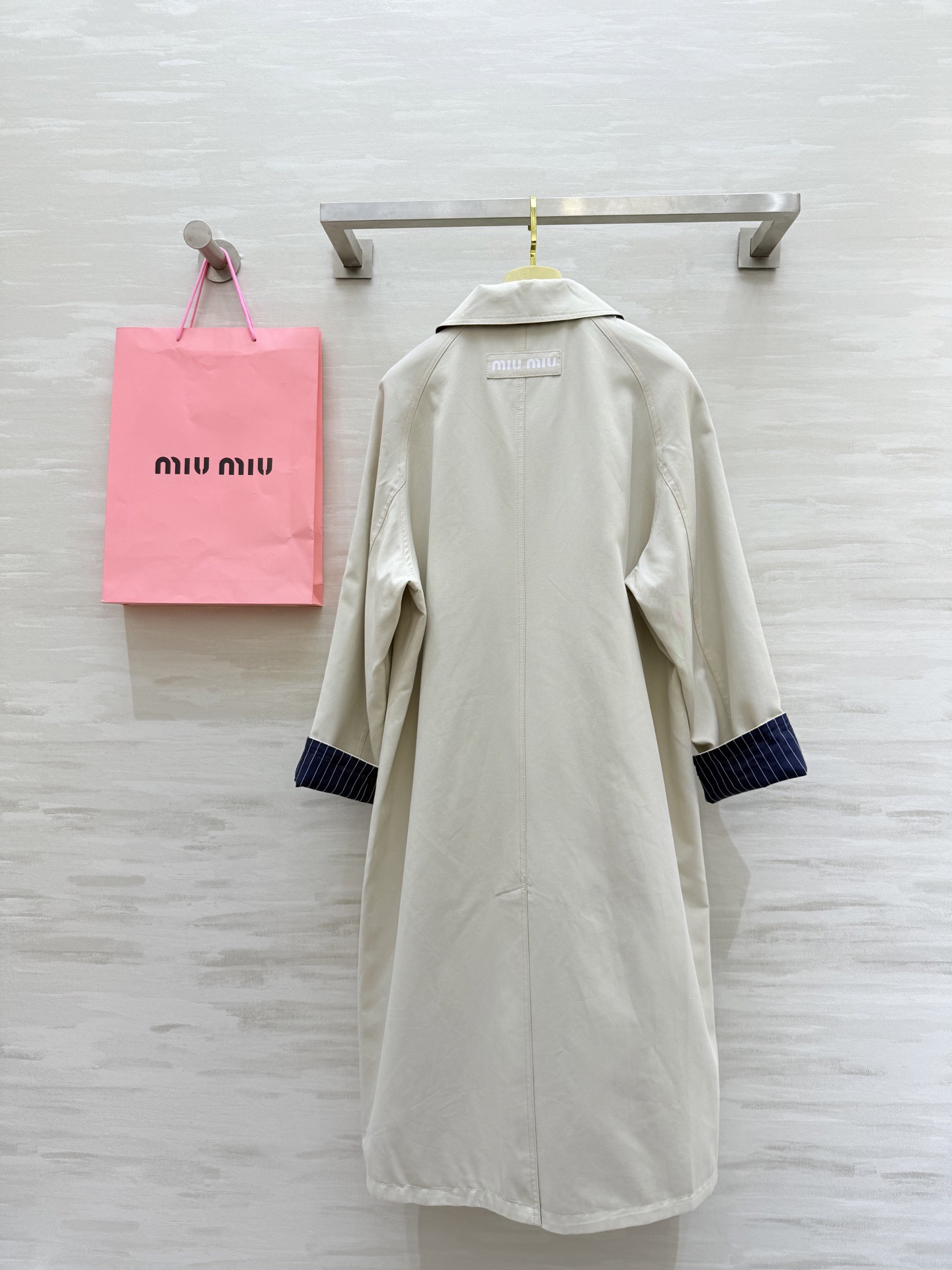 #Miumi♡新款 极简主义风衣外套 高品质定制 现货首发size：S/M/L（s码胸围：116，衣长：