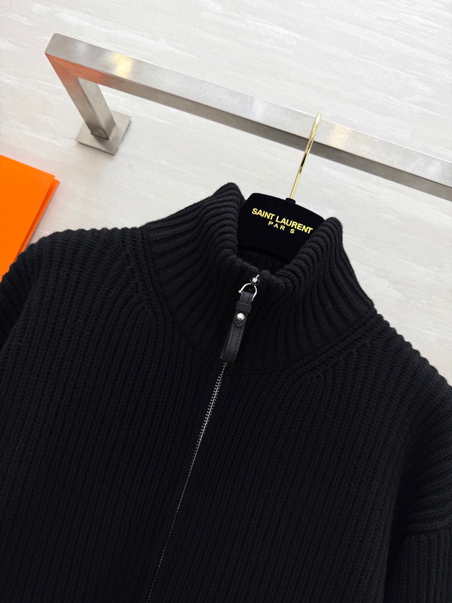 #Herme♡新款 H口袋拼皮毛衣 罗纹针织＋皮革口袋 简约又有辨识度 100%美丽诺绵羊毛 柔软亲肤 