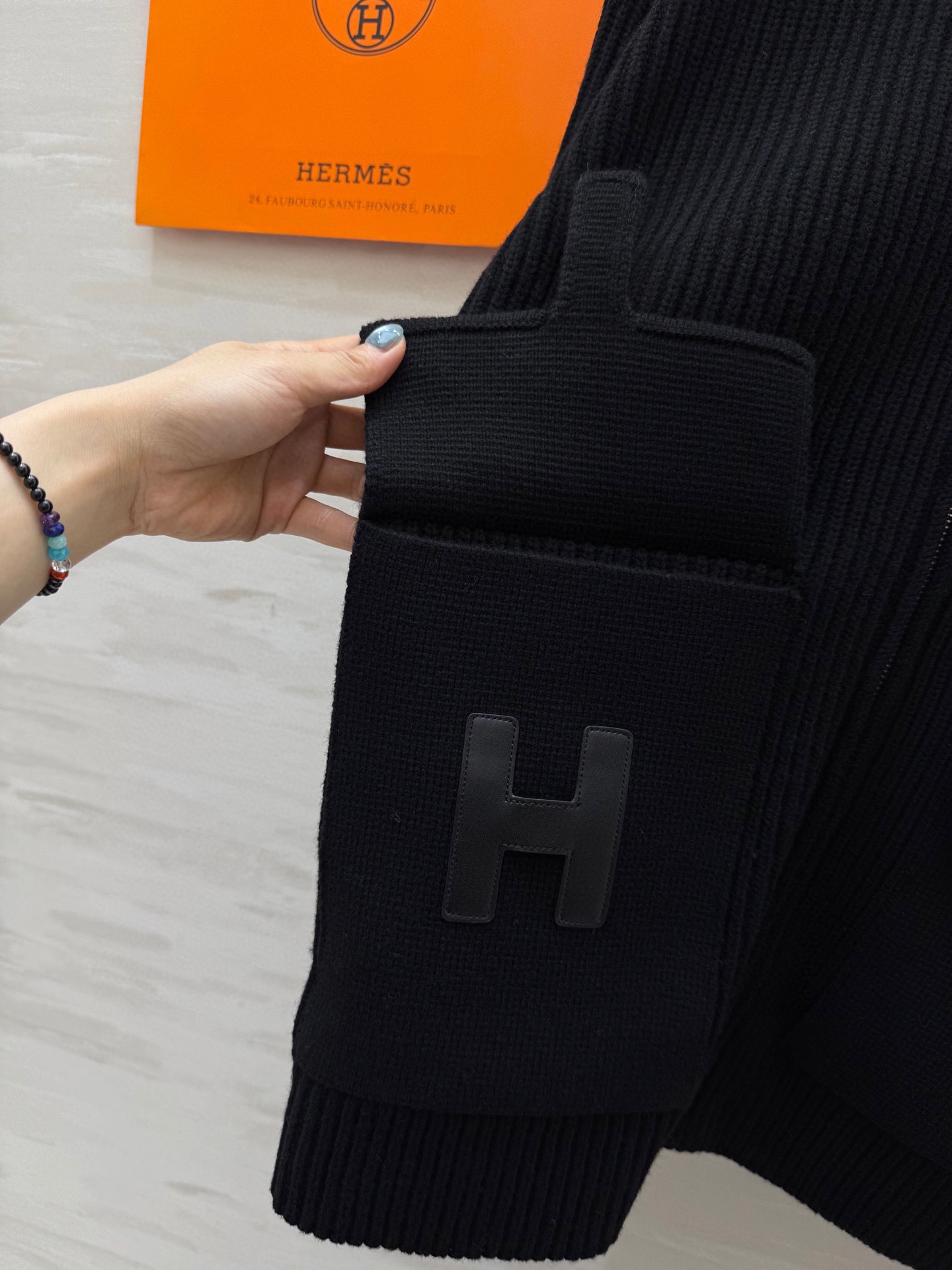 #Herme♡新款 H口袋拼皮毛衣 罗纹针织＋皮革口袋 简约又有辨识度 100%美丽诺绵羊毛 柔软亲肤 