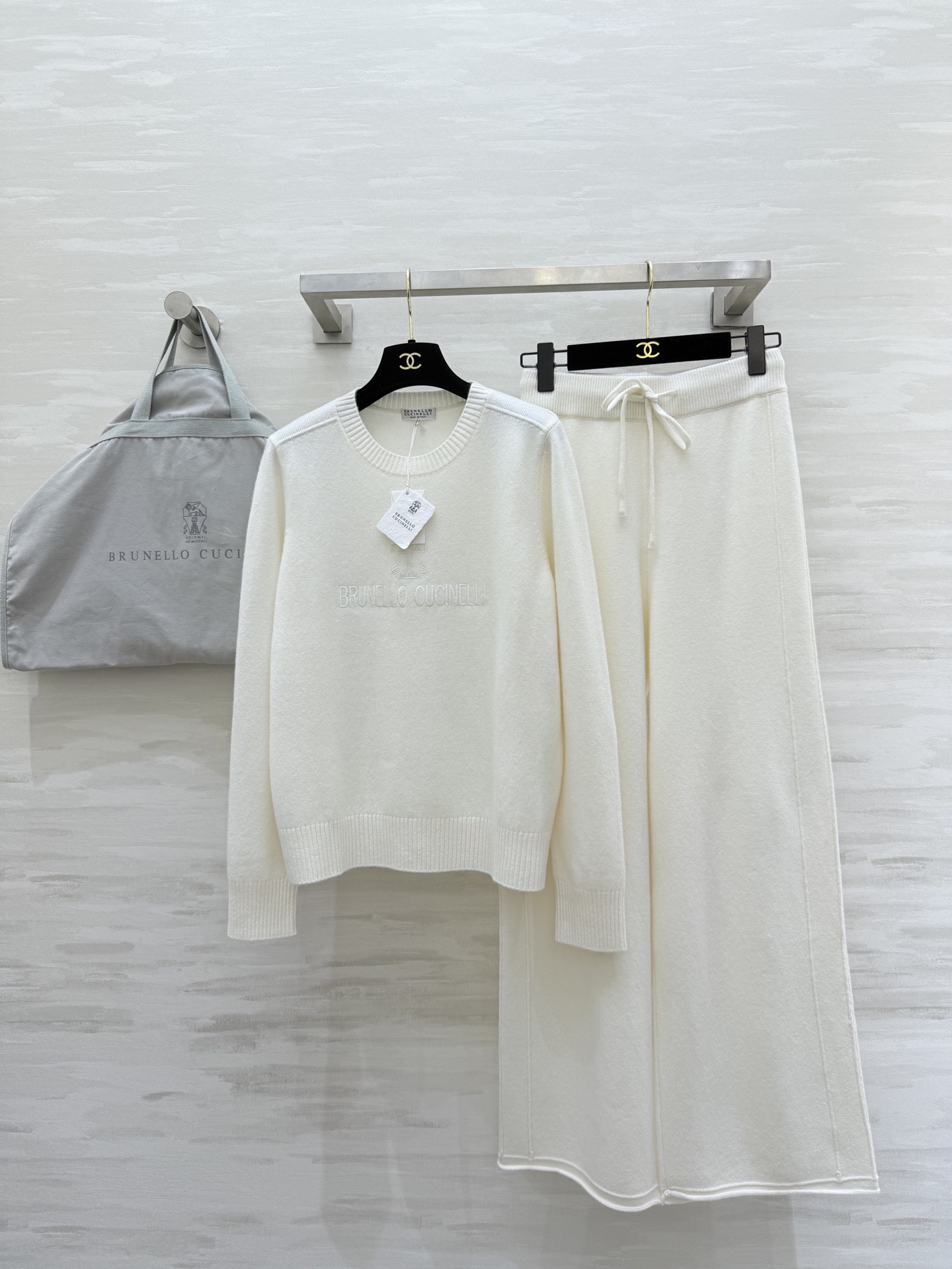 NO:737183,#Brunello Cucinell New rich and old money style wool suit, high quality customization, available in stock first size S/M/L (S size shoulder width 37, bust 96, length 59, waist 62, hip 102, pants length 100),, brunello cucinelli,19860909#Brunello Cucinell 新贵老钱风羊毛套装 高品质定制 现货首发sizeS/M/L（s码肩宽37,胸围96,衣长59,腰围62,臀围102,裤长100）,,brunello cucinelli,,Women's clothing