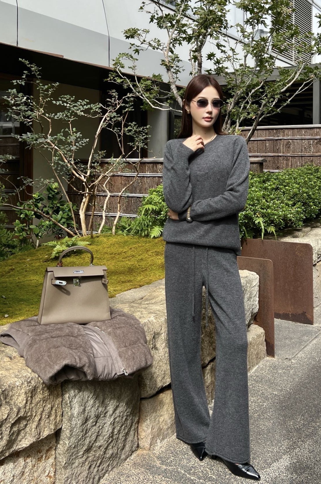 NO:737181,,,19860909,,,Women's clothing