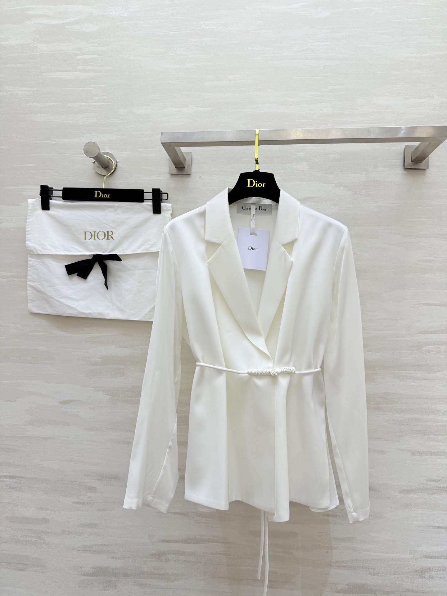 NO:737351,#DIO Early Spring New Style New Chinese Style Silk Suit Jacket High Quality Customized Available Now Available SizeS/M/L/XL (S Size Shoulder Width 36, Bust 100, Clothes Length 62),, dior, jackets & coats, business suit, real silk,19860909#DIO早春新款 新中式真丝西装外套 高品质定制 现货首发sizeS/M/L/XL（s码肩宽36,胸围100,衣长62）,,dior,jackets & coats,business suit,real silk,,Women's clothing