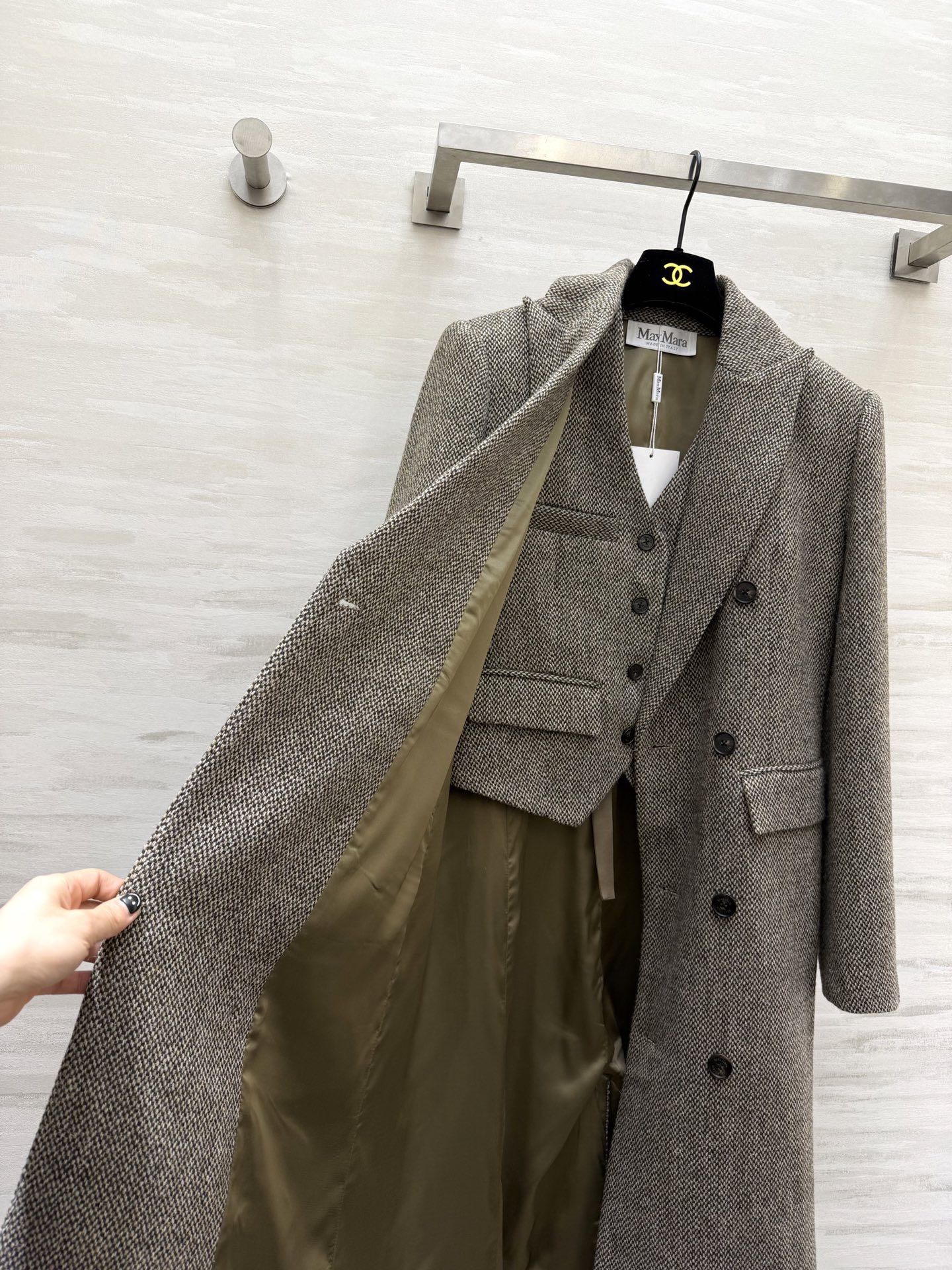 #Maxmar♡²⁶新款 羊毛混纺两件套大衣 马甲➕西装式翻领大衣 摩登时髦 飒爽帅气！高品质定制 现货