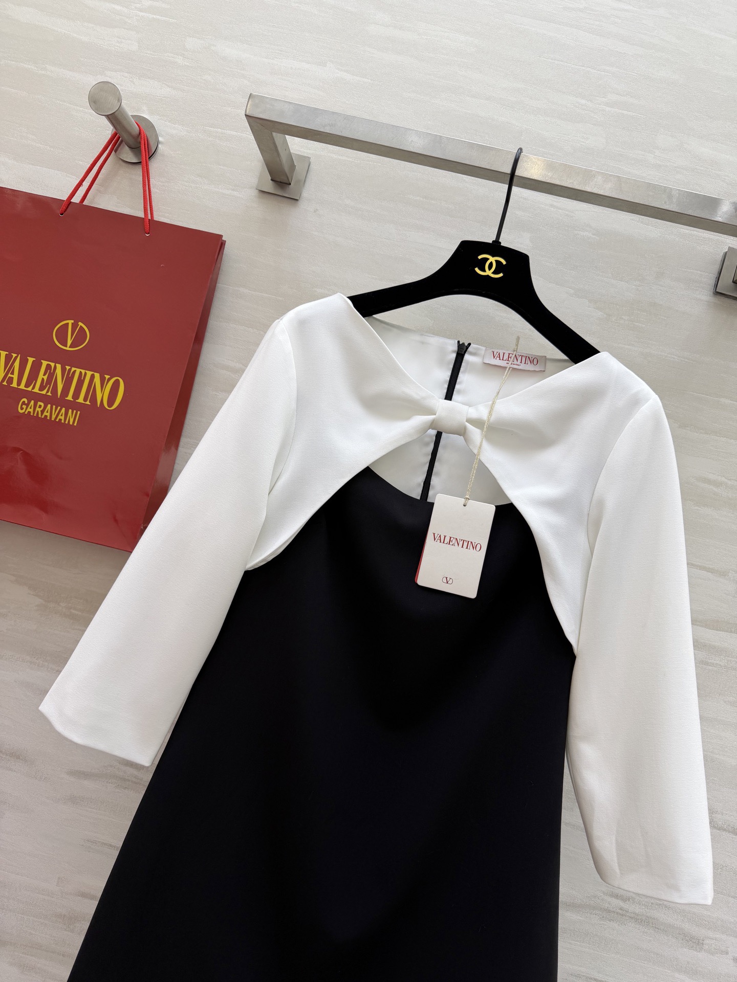 #Valentin♡²⁶拼色连衣裙 领口大蝴蝶结设计优雅又复古✨ 剪裁修身 七分袖设计 春夏穿超合适！配