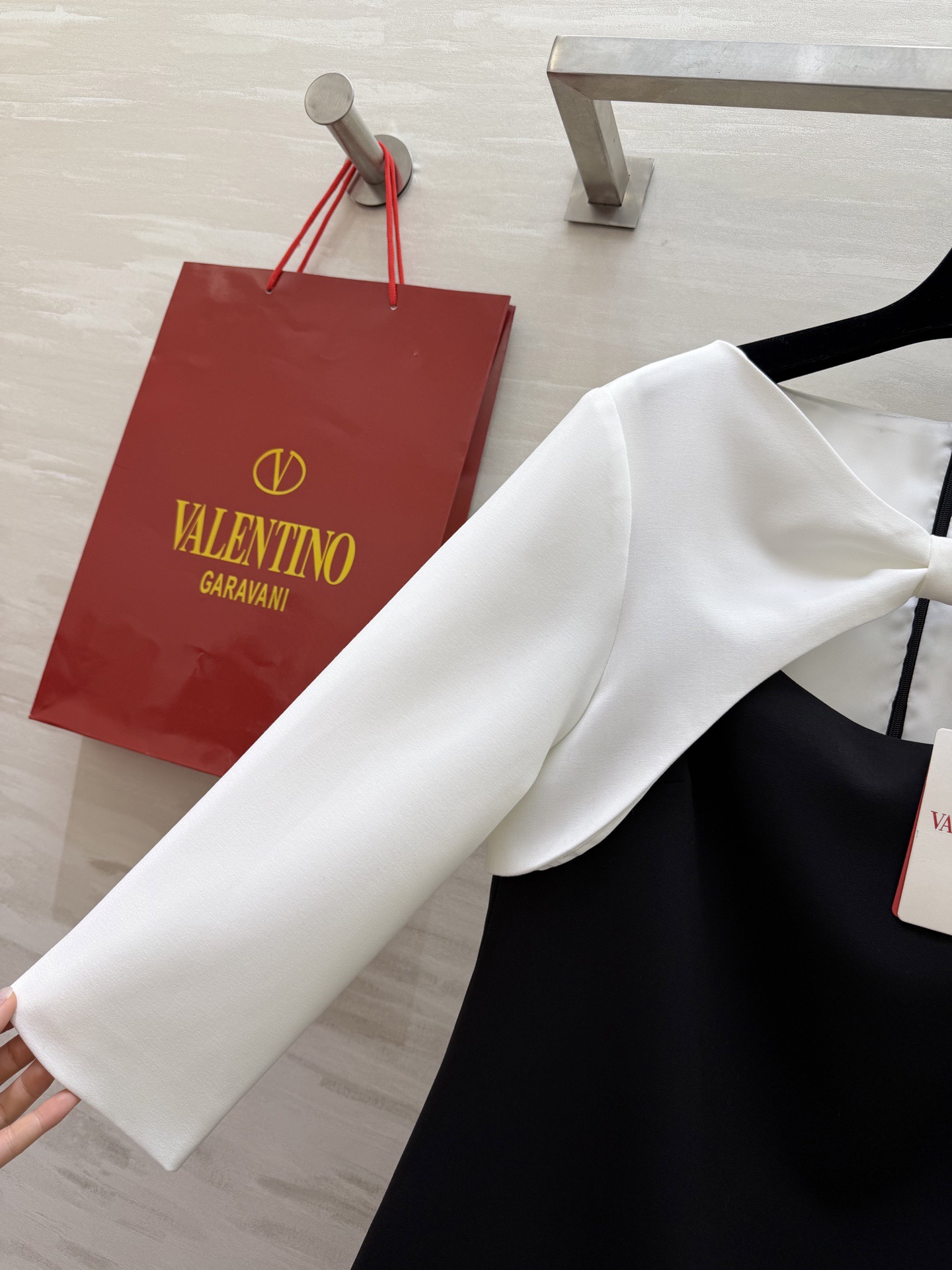 #Valentin♡²⁶拼色连衣裙 领口大蝴蝶结设计优雅又复古✨ 剪裁修身 七分袖设计 春夏穿超合适！配