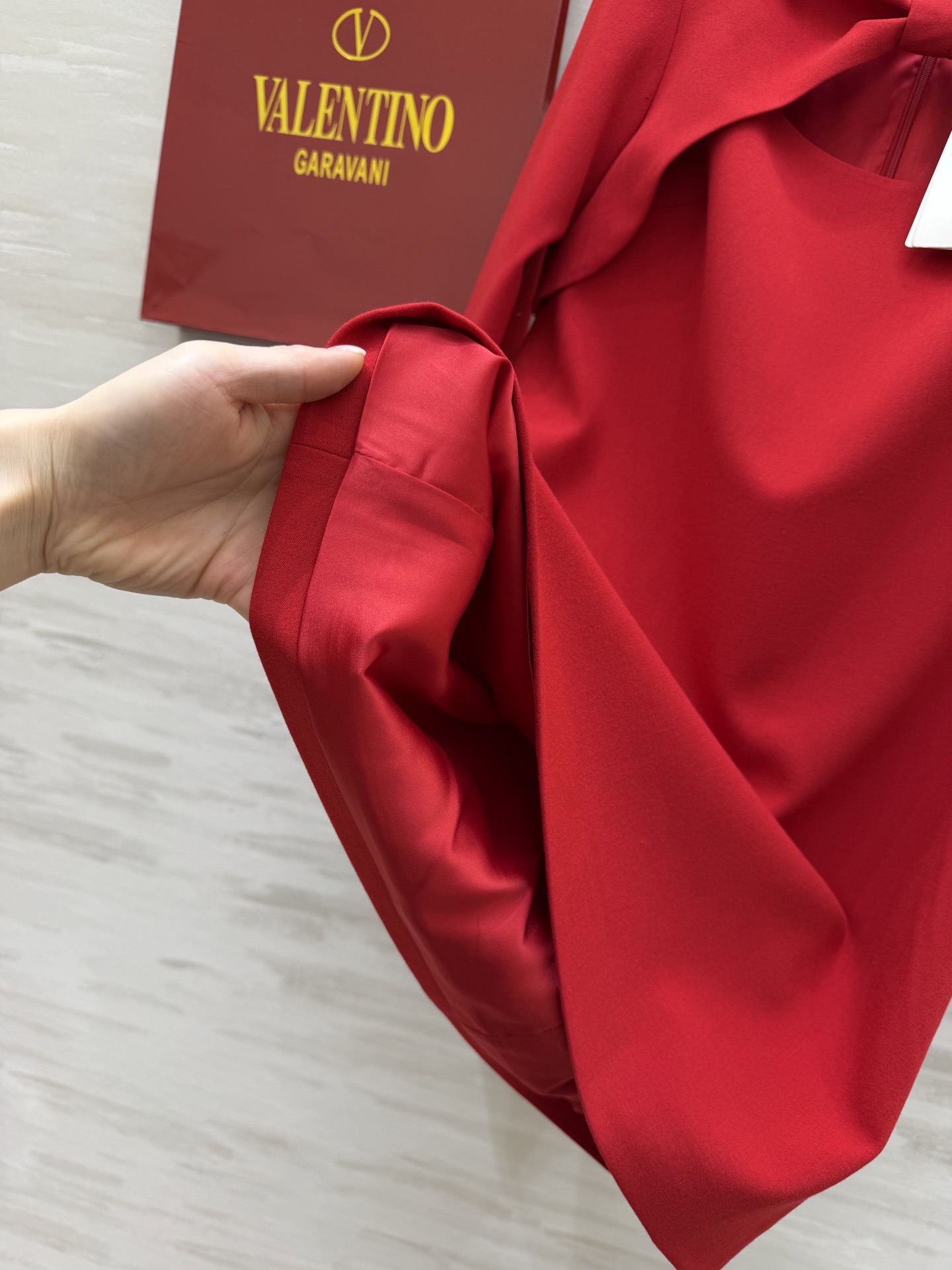 #Valentin♡²⁶拼色连衣裙 领口大蝴蝶结设计优雅又复古✨ 剪裁修身 七分袖设计 春夏穿超合适！配