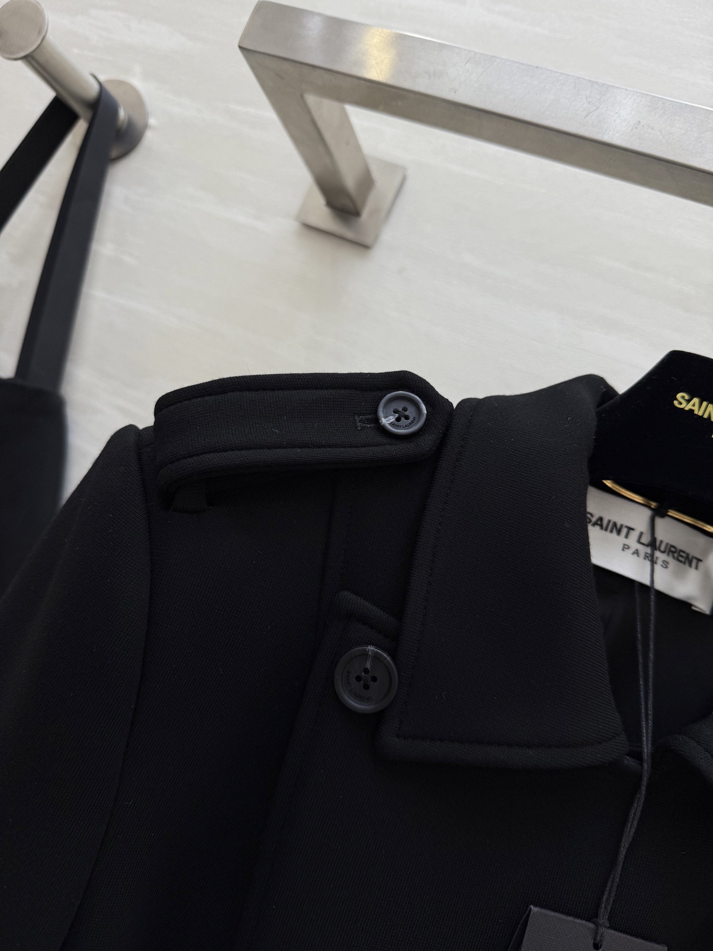 #ysl新款 双排扣短款风衣外套 高品质定制 现货首发size：S/M/L（s码胸围：86，衣长：48）