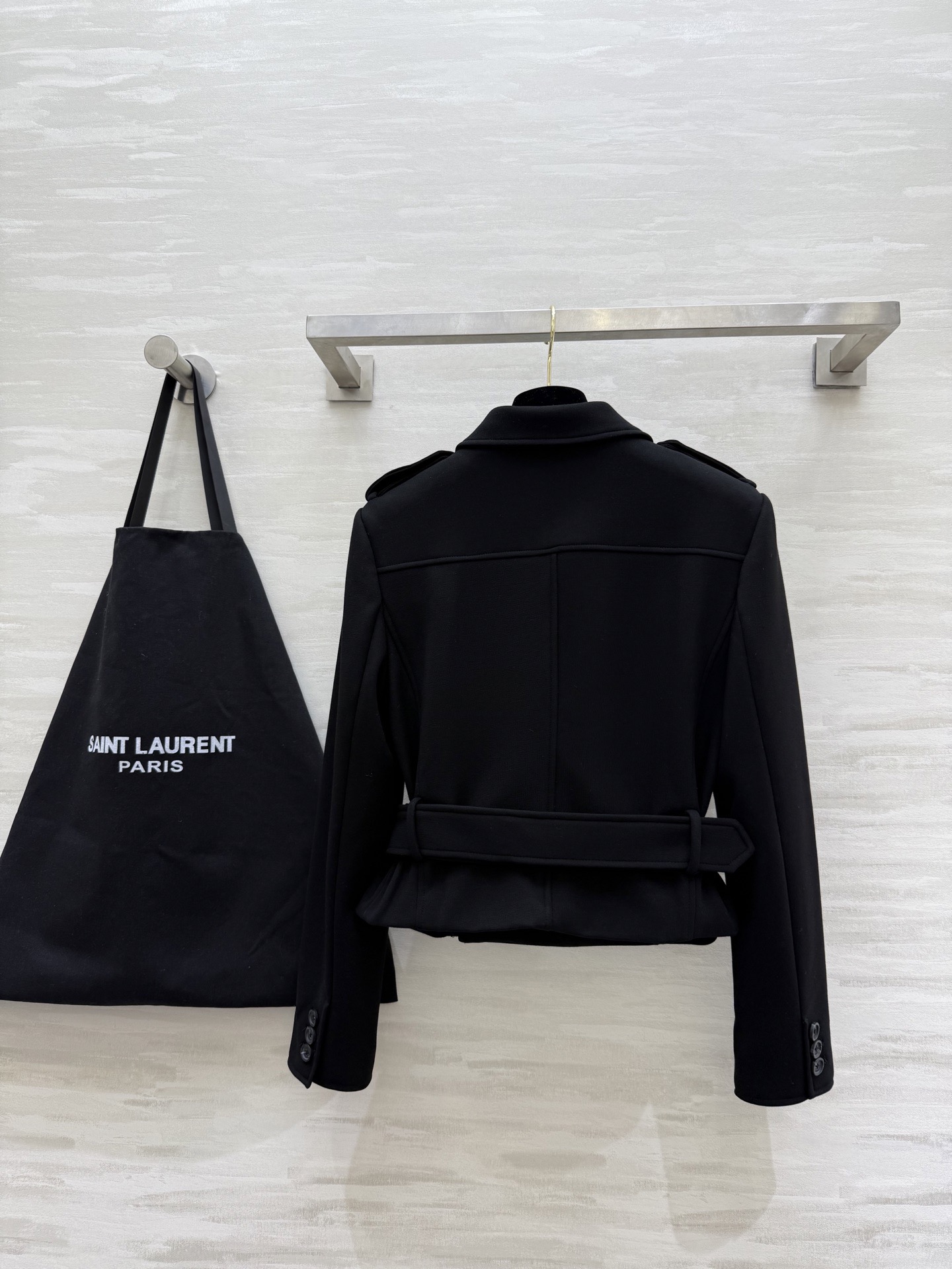 #ysl新款 双排扣短款风衣外套 高品质定制 现货首发size：S/M/L（s码胸围：86，衣长：48）