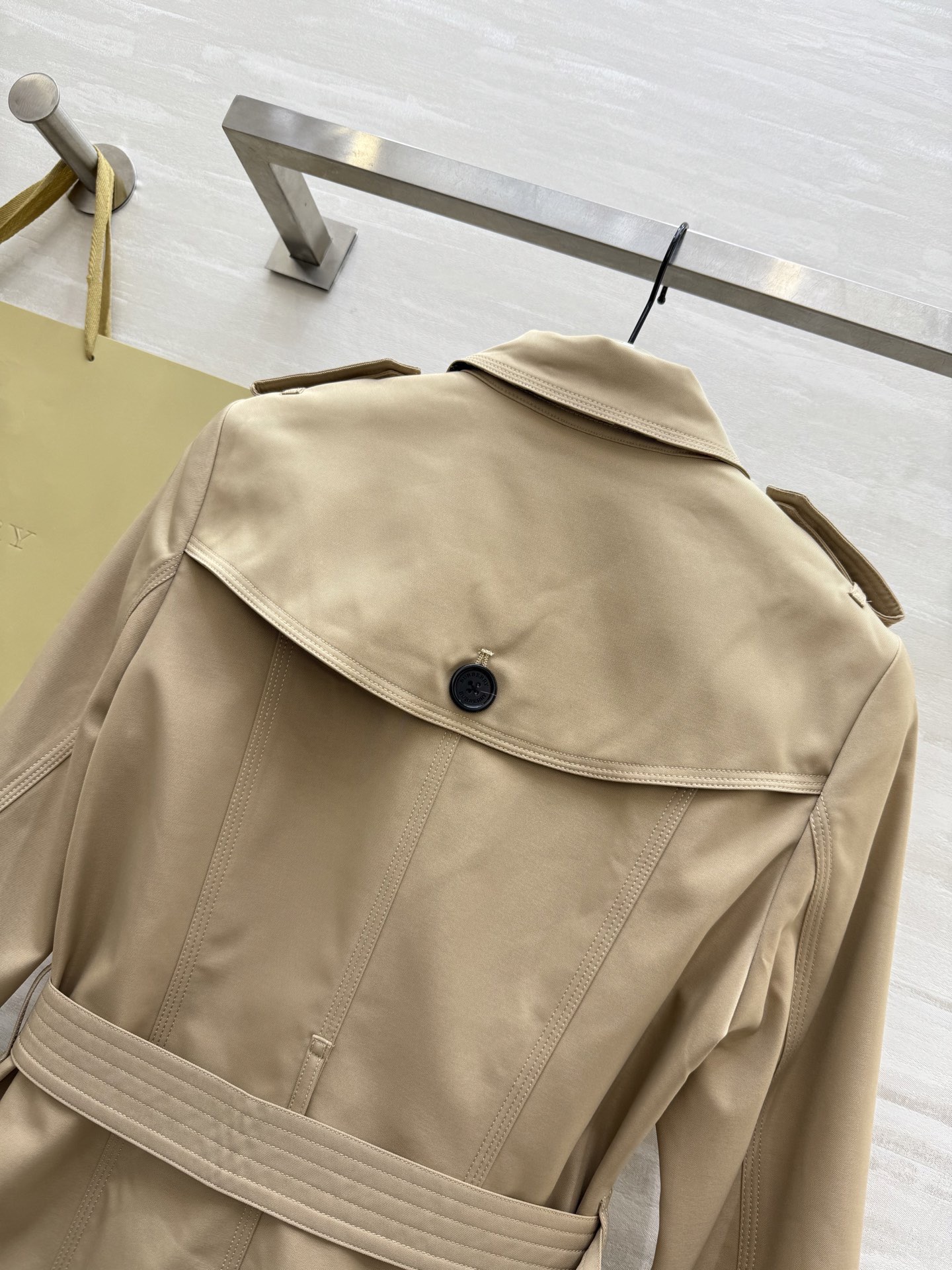 #BURBERR♡新款 桑德林风衣短款风衣外套 高品质定制 现货首发size：4/6/8/10/12（8