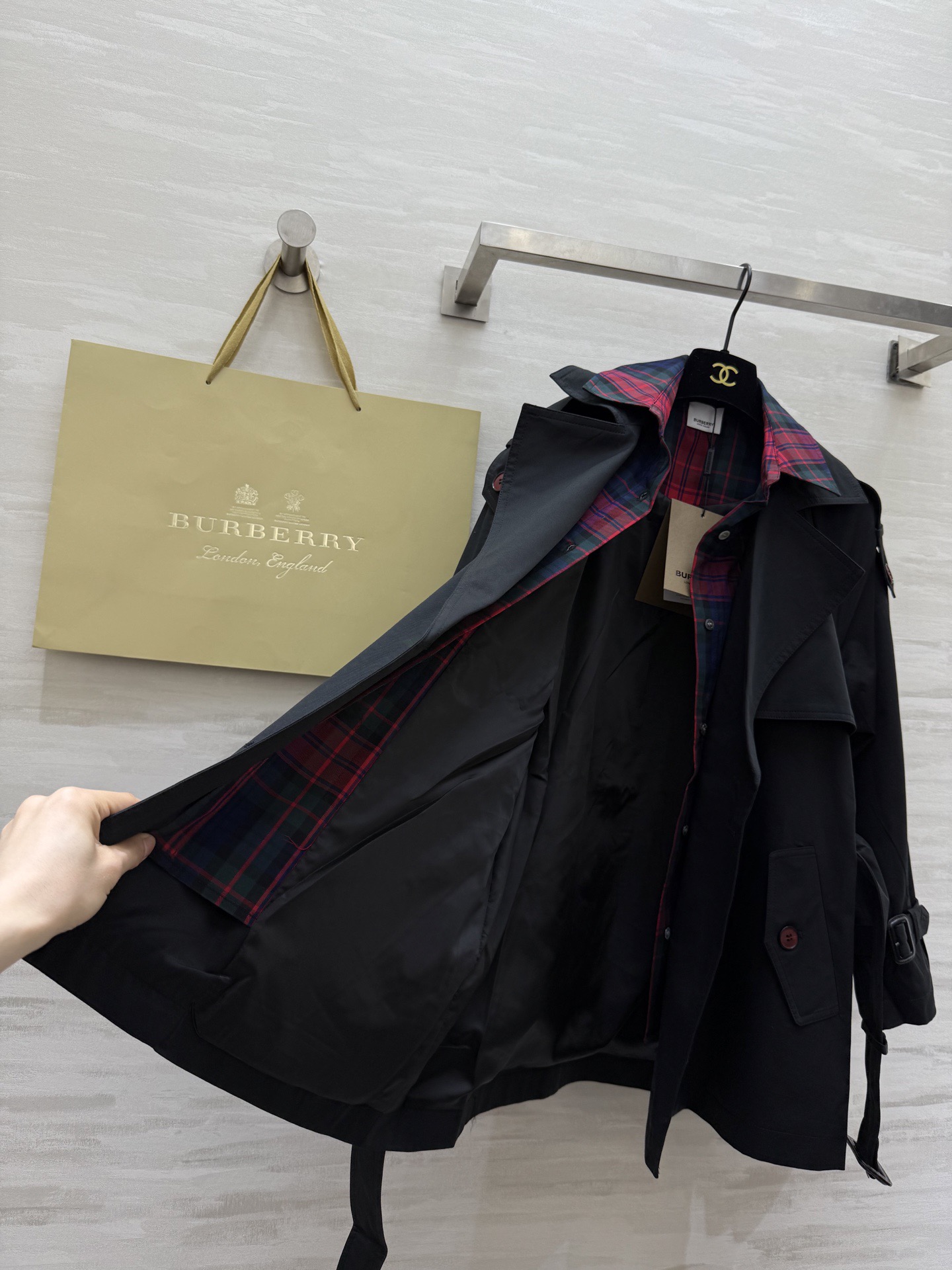 #Burberr♡²⁶新款 假两件设计翻领风衣外套 高品质定制 现货首发size：S/M/L（s码胸围：