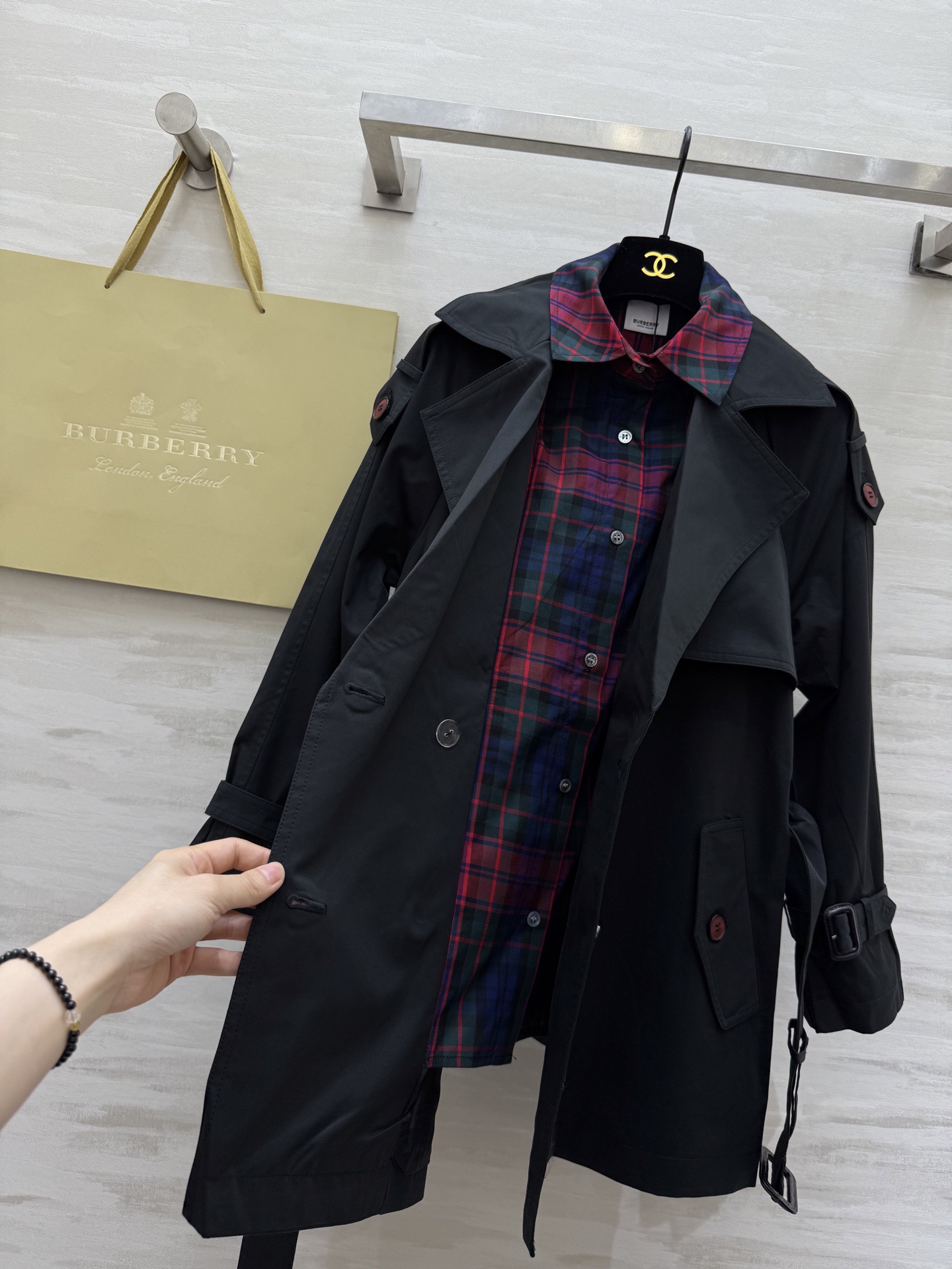 #Burberr♡²⁶新款 假两件设计翻领风衣外套 高品质定制 现货首发size：S/M/L（s码胸围：