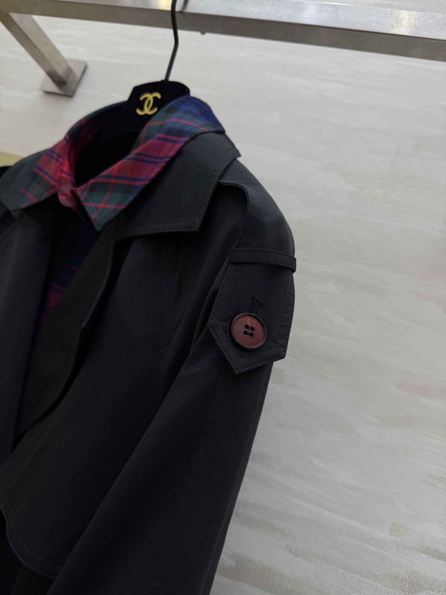 #Burberr♡²⁶新款 假两件设计翻领风衣外套 高品质定制 现货首发size：S/M/L（s码胸围：