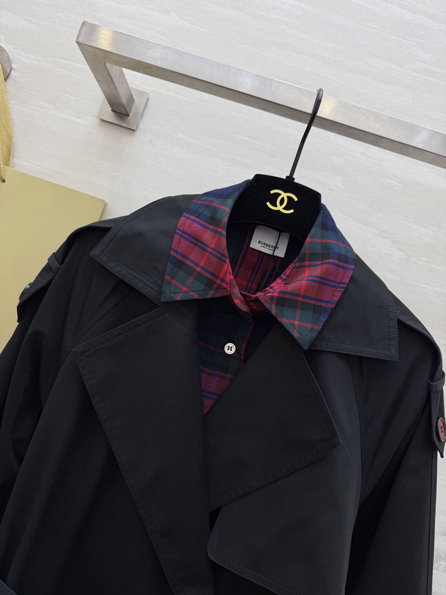 #Burberr♡²⁶新款 假两件设计翻领风衣外套 高品质定制 现货首发size：S/M/L（s码胸围：