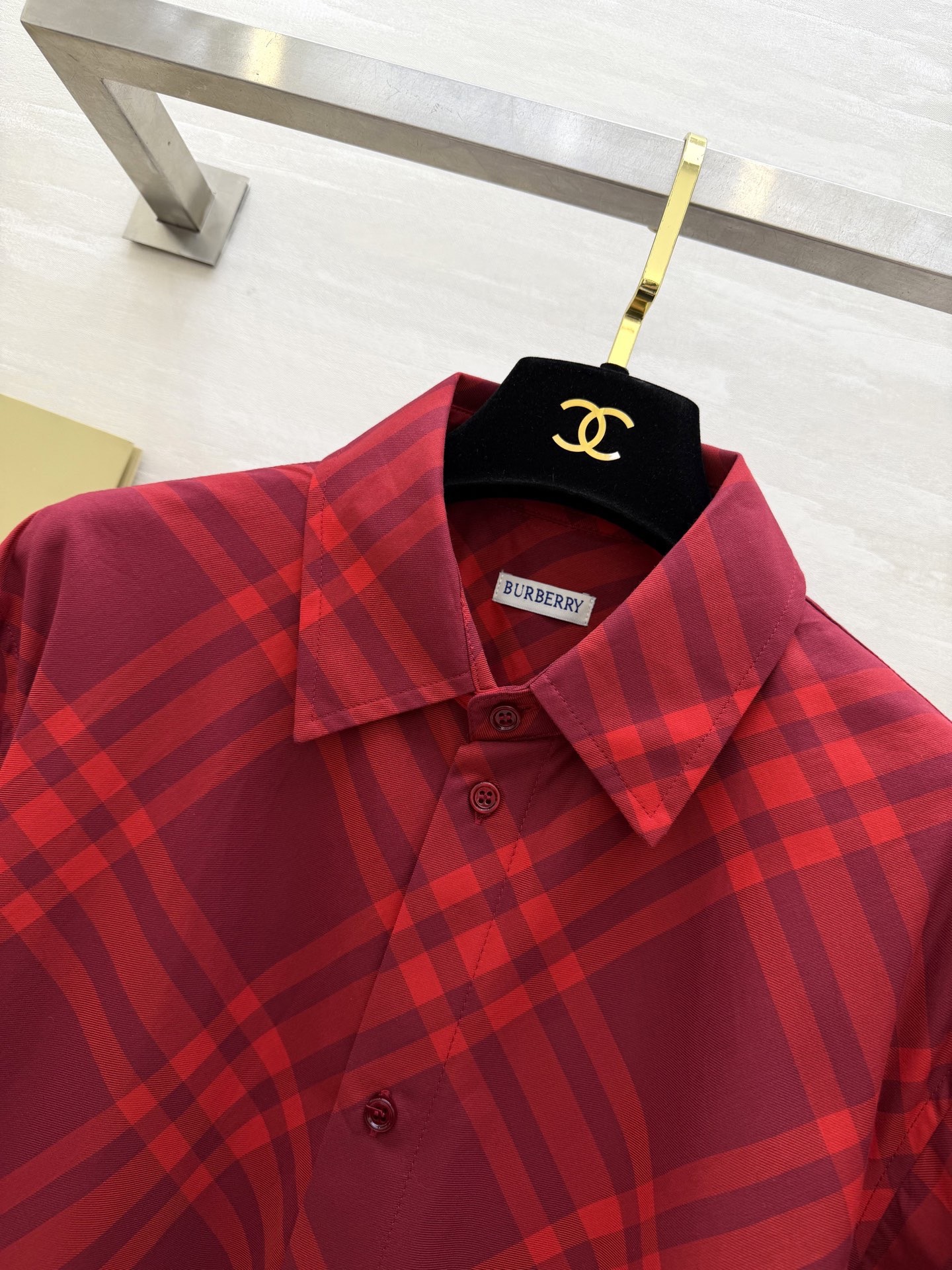 #Burberr♡²⁶新款 格纹衬衣 经典格纹设计 棉质面料柔软透气穿着舒适 单排扣+翻领 细节精致 领