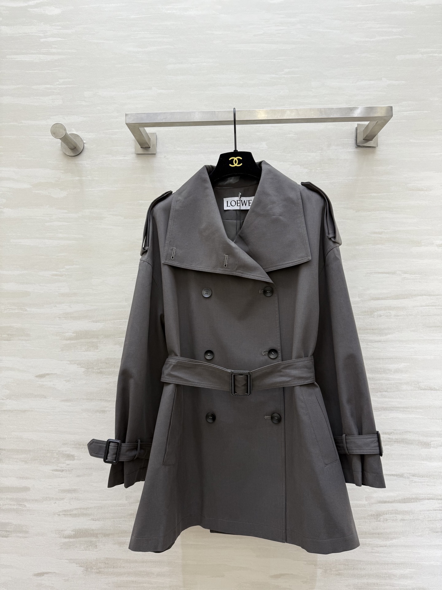 #Loew♡²⁶新款 大翻领风衣外套 高品质定制 现货首发size：S/M/L（s码肩宽：60，胸围：1