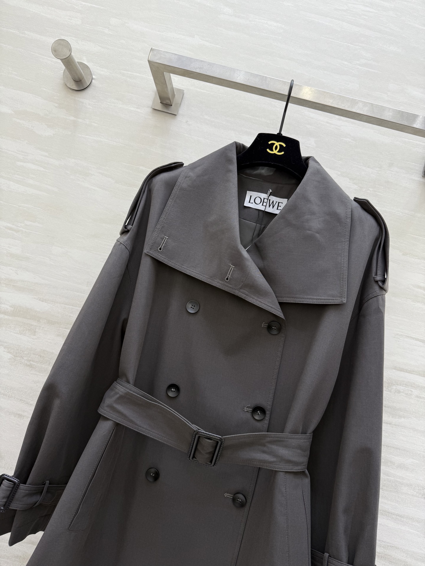 #Loew♡²⁶新款 大翻领风衣外套 高品质定制 现货首发size：S/M/L（s码肩宽：60，胸围：1