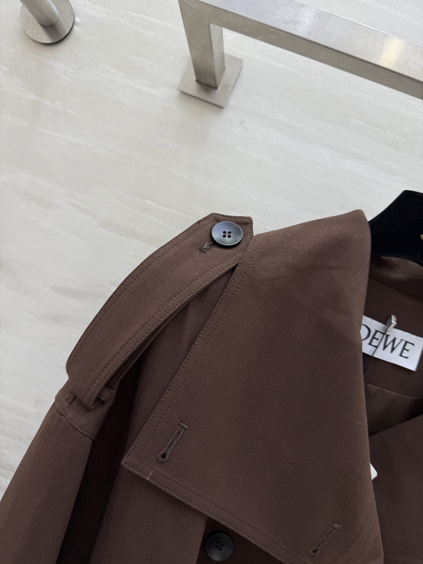 #Loew♡²⁶新款 大翻领风衣外套 高品质定制 现货首发size：S/M/L（s码肩宽：60，胸围：1