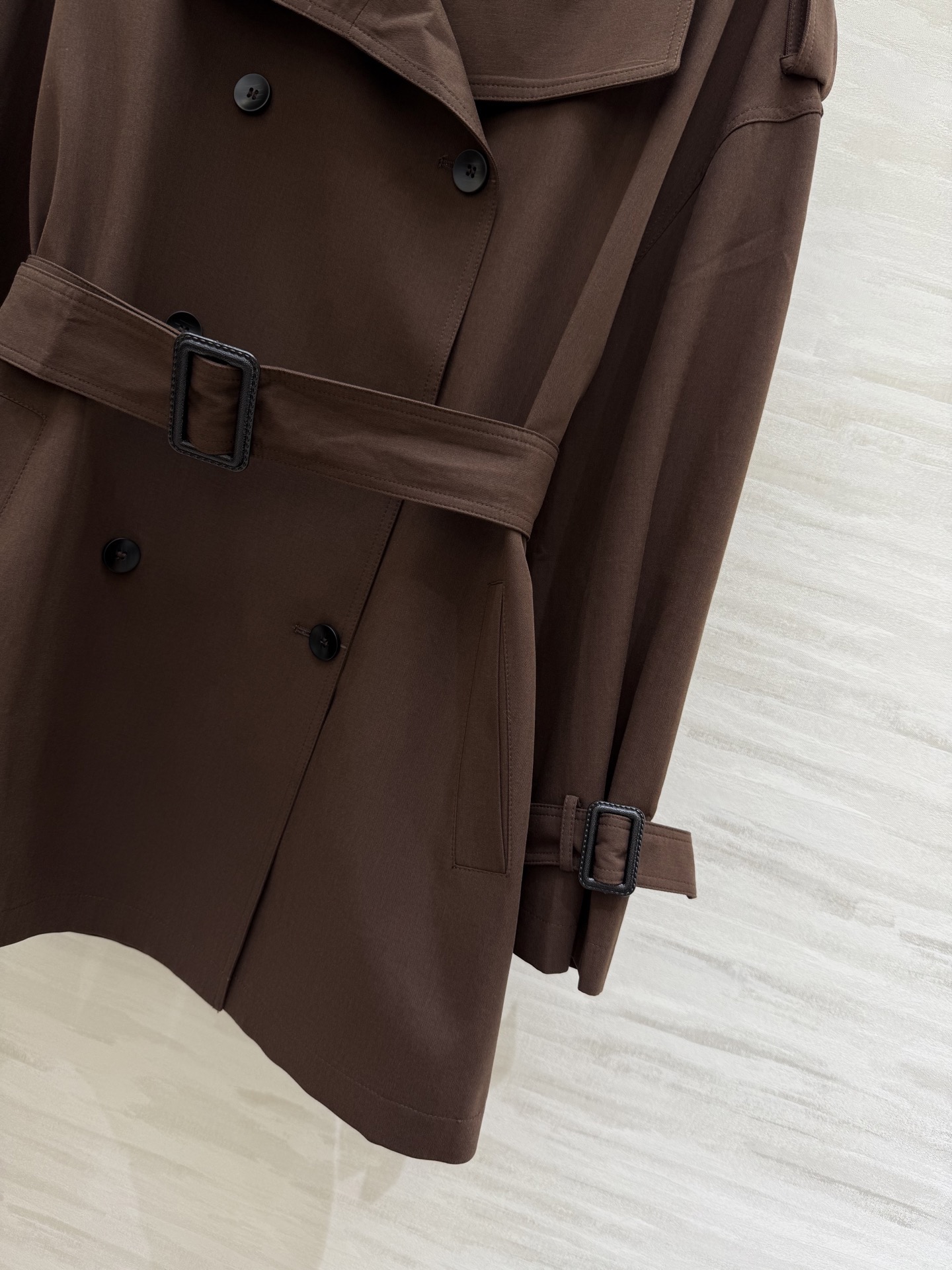 #Loew♡²⁶新款 大翻领风衣外套 高品质定制 现货首发size：S/M/L（s码肩宽：60，胸围：1