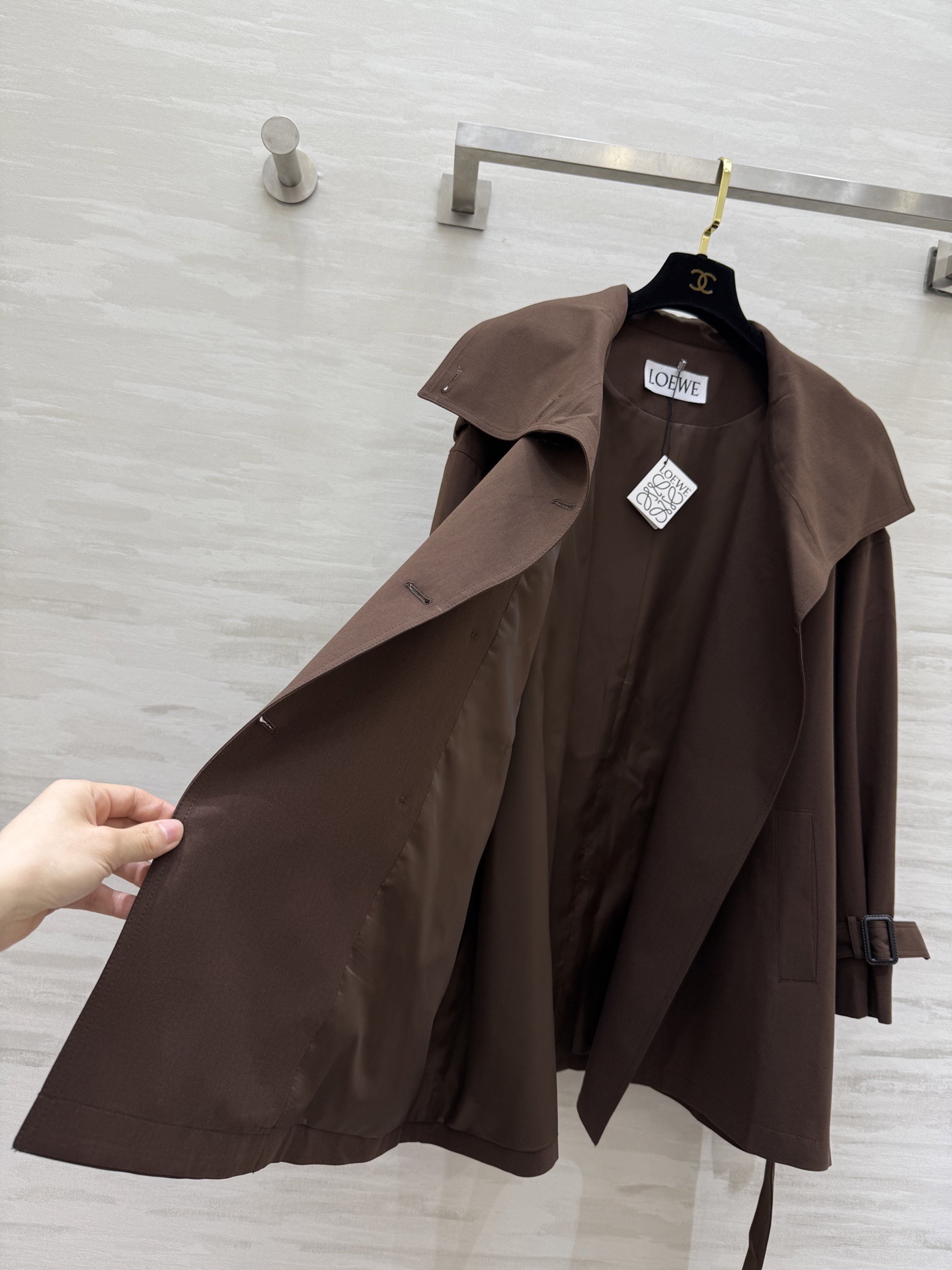 #Loew♡²⁶新款 大翻领风衣外套 高品质定制 现货首发size：S/M/L（s码肩宽：60，胸围：1