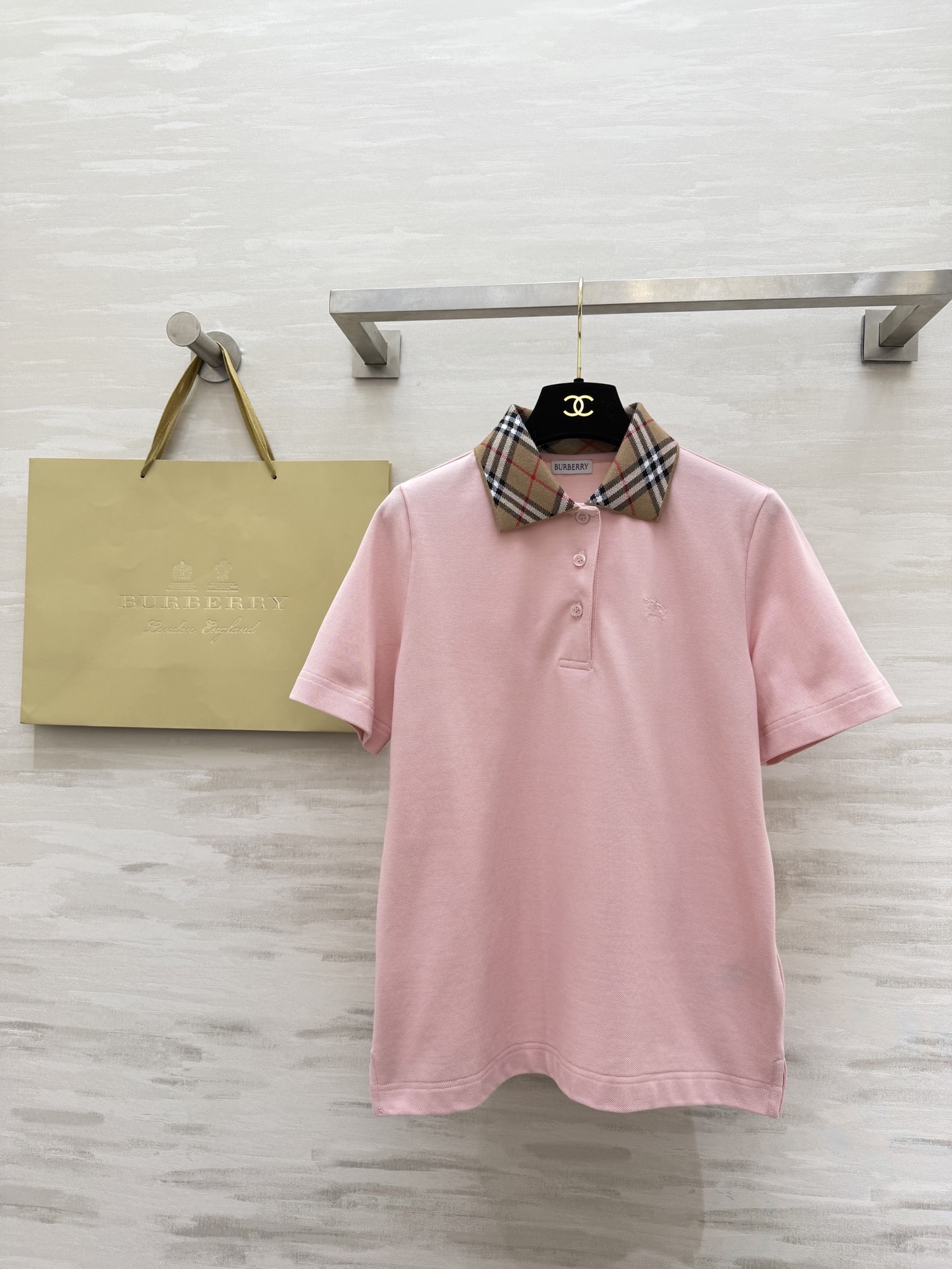 ▫️Burberr♡²⁶春夏新款▫️ 春天的第一件Polo衫，被问爆了！▫️ 三色可选，承包你整个春天的