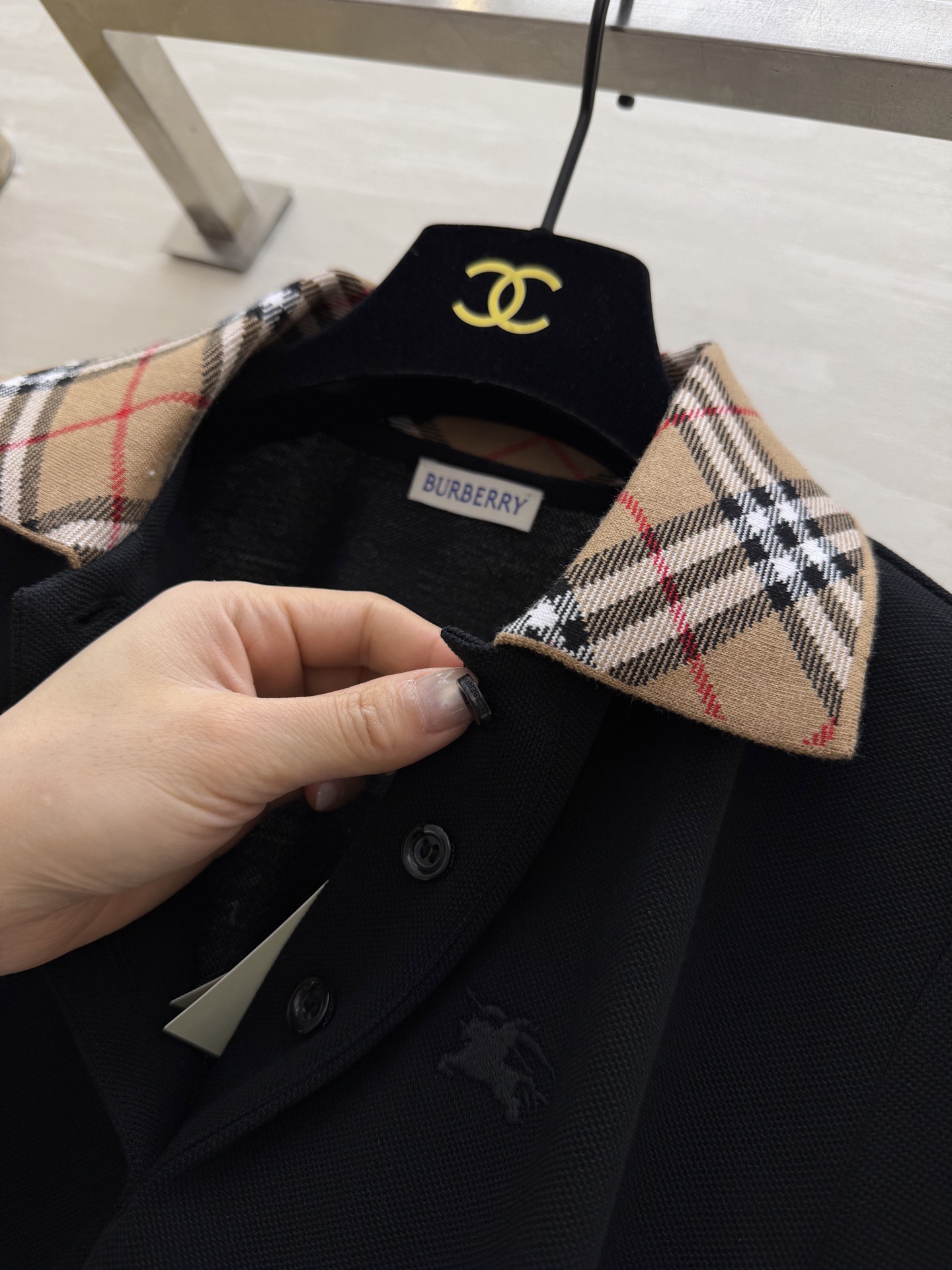 ▫️Burberr♡²⁶春夏新款▫️ 春天的第一件Polo衫，被问爆了！▫️ 三色可选，承包你整个春天的