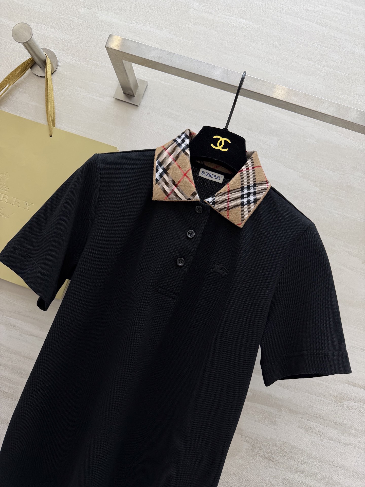 ▫️Burberr♡²⁶春夏新款▫️ 春天的第一件Polo衫，被问爆了！▫️ 三色可选，承包你整个春天的