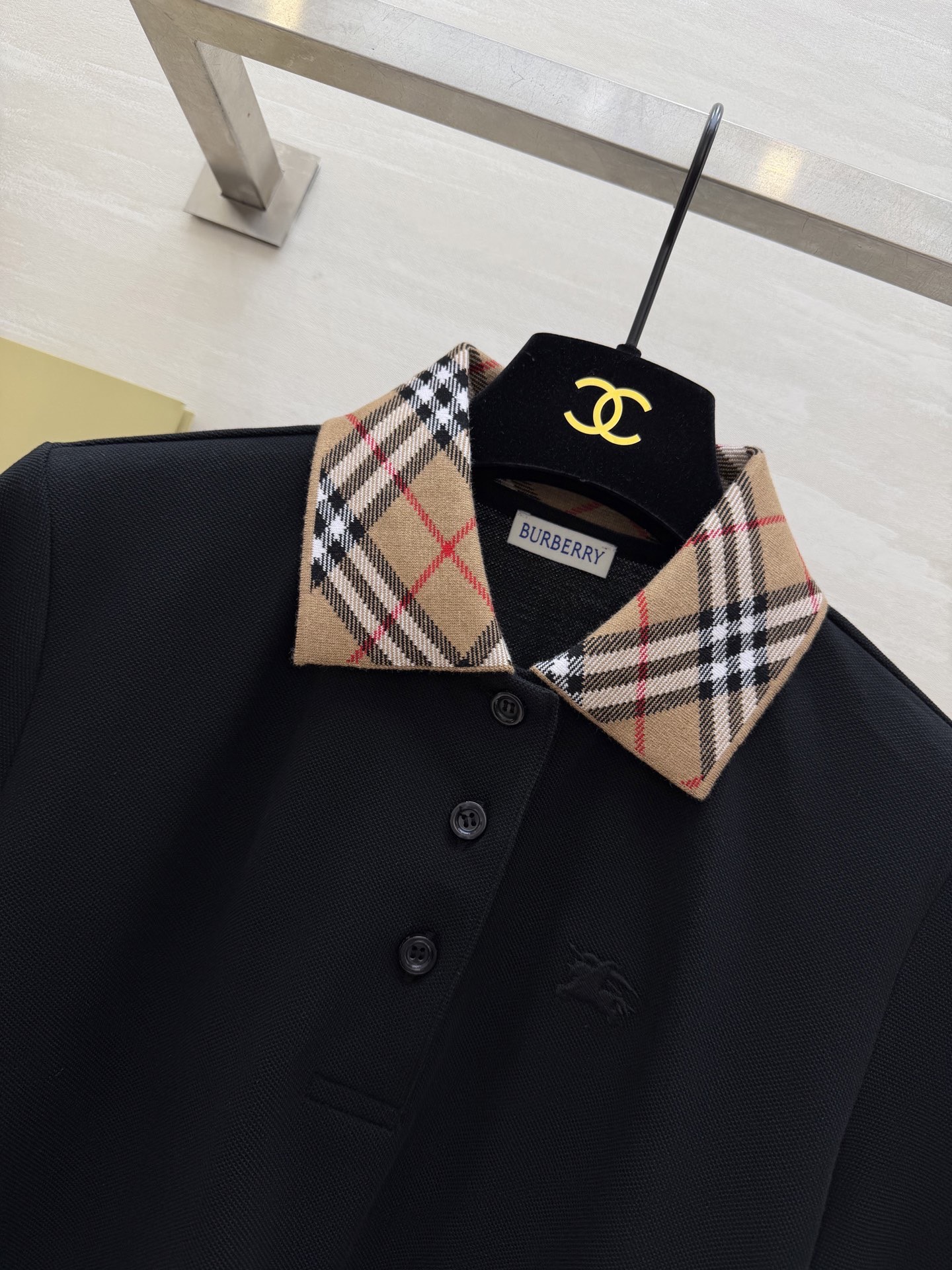 ▫️Burberr♡²⁶春夏新款▫️ 春天的第一件Polo衫，被问爆了！▫️ 三色可选，承包你整个春天的